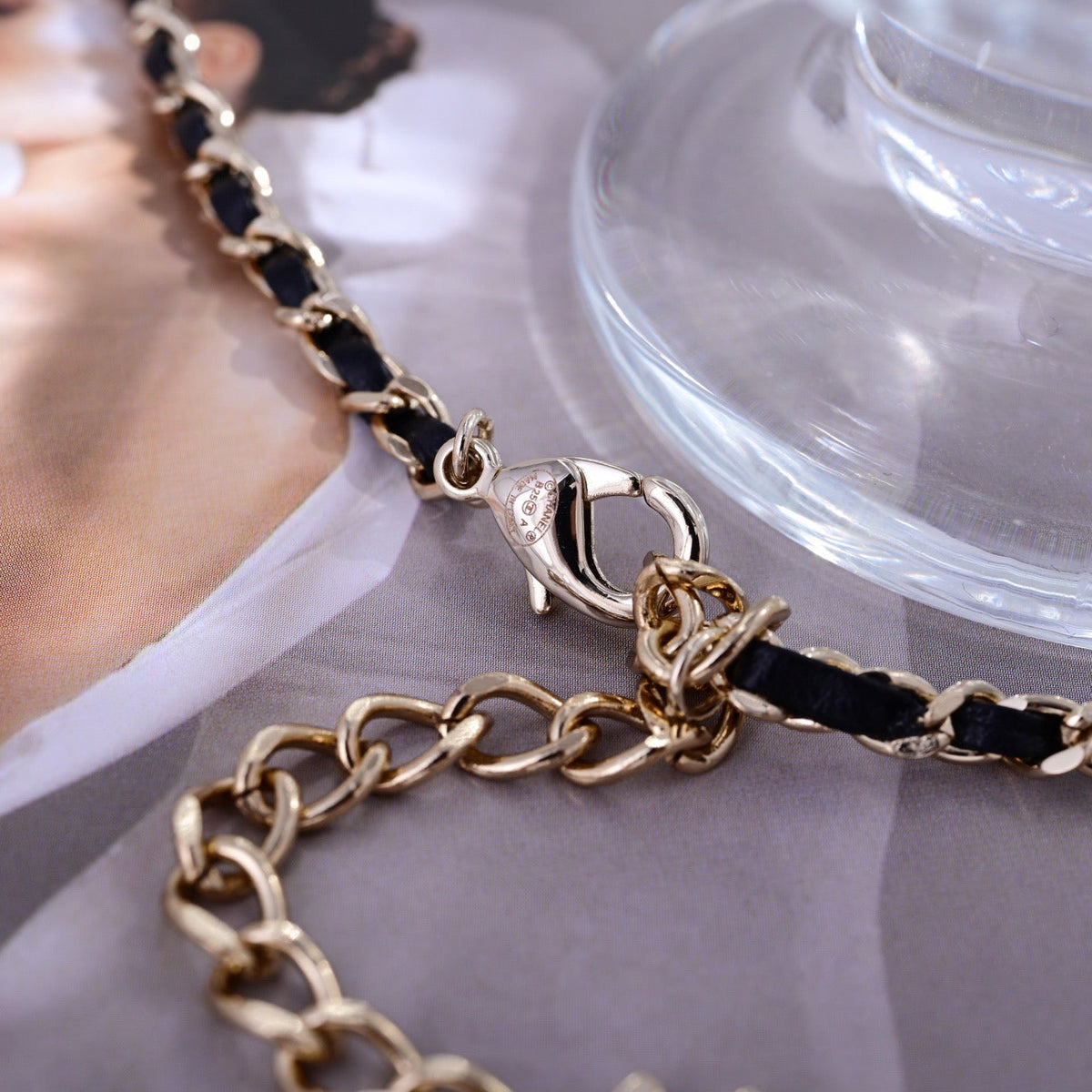 Martin Graham pendant necklace in polished metal-tone – side detail