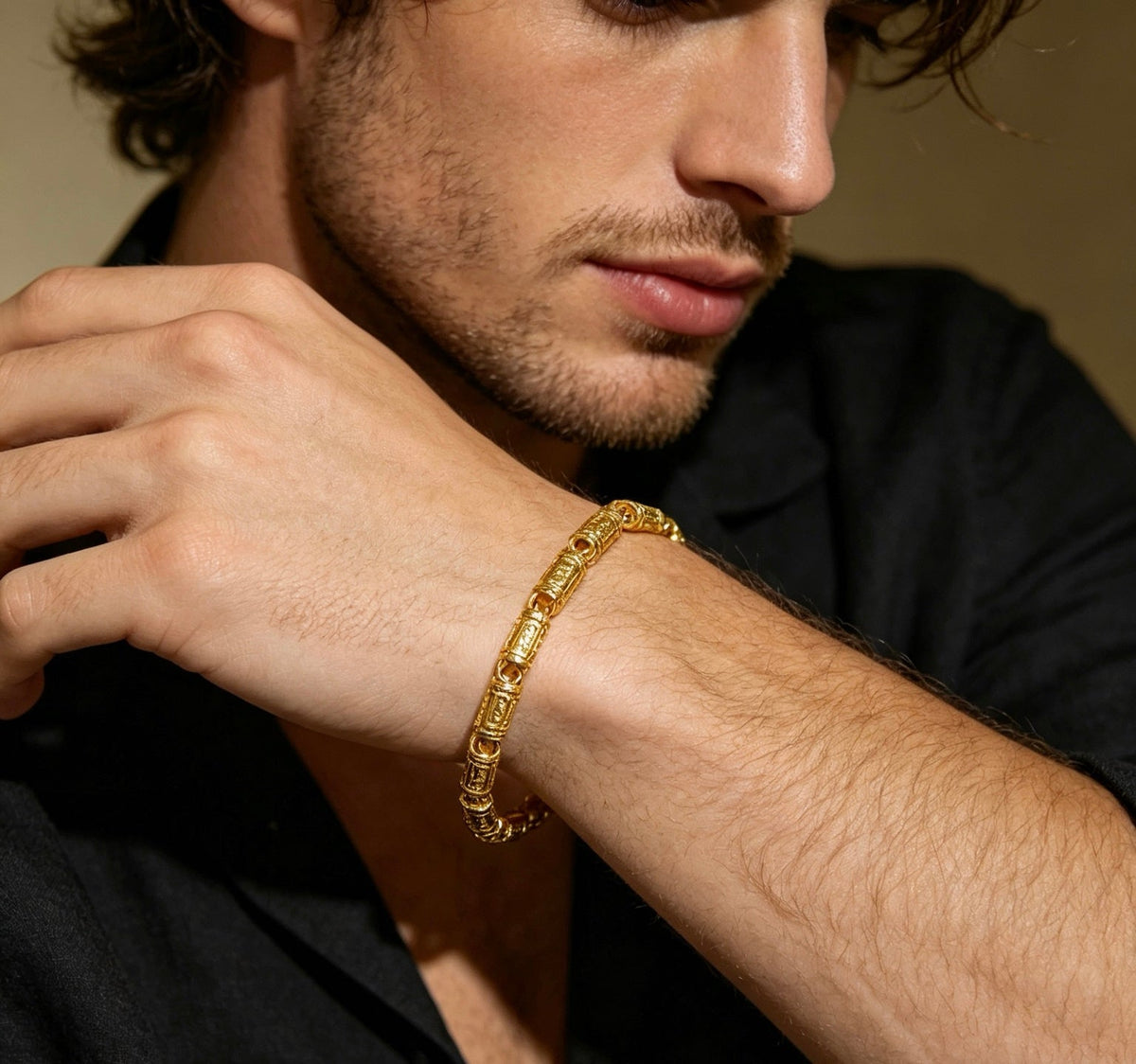 Martin Graham ring in polished metal-tone – close-up detail