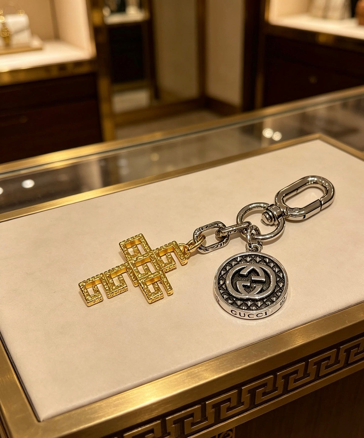 Martin Graham keychain in polished metal-tone – detail view