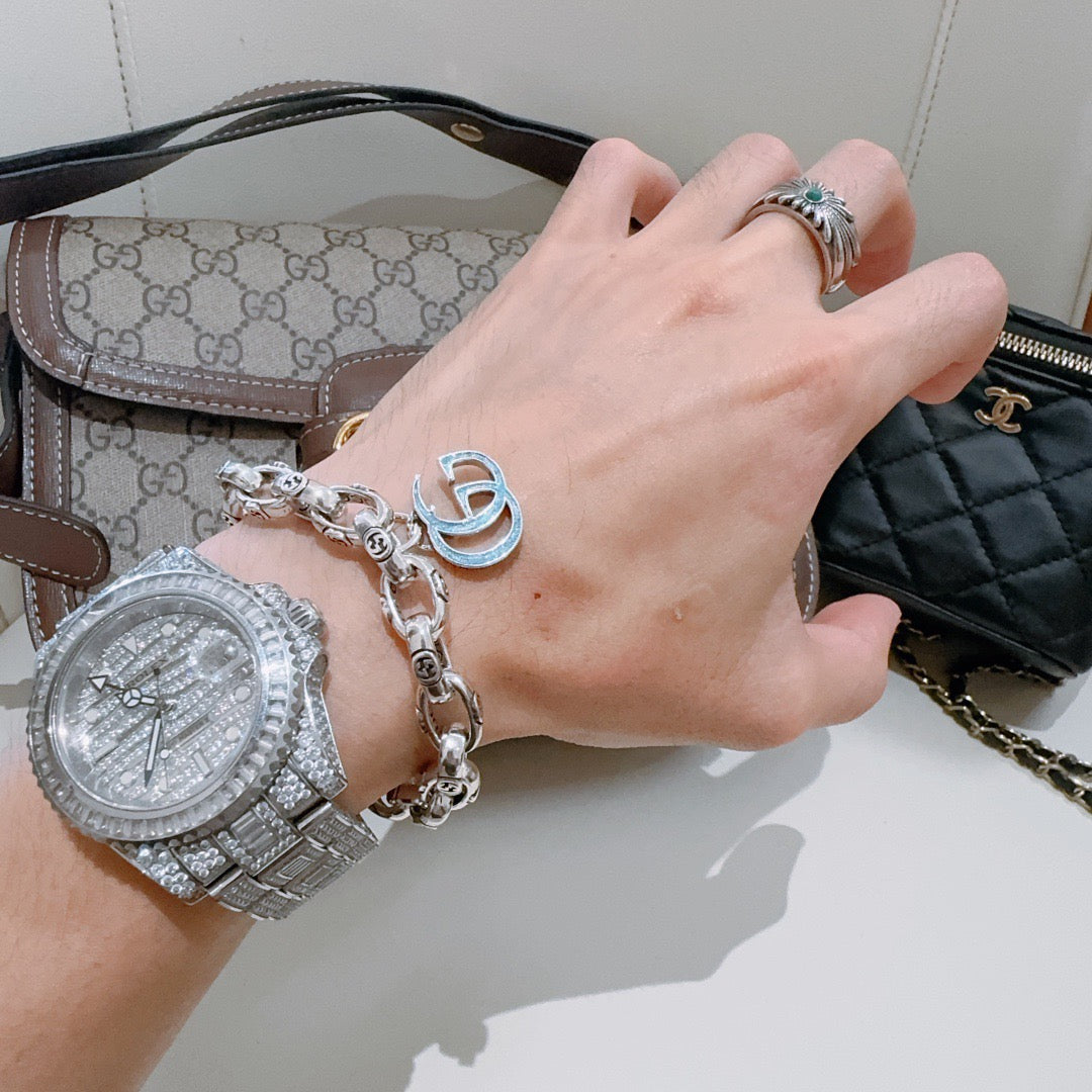 Martin Graham bracelet in polished metal-tone – detail view
