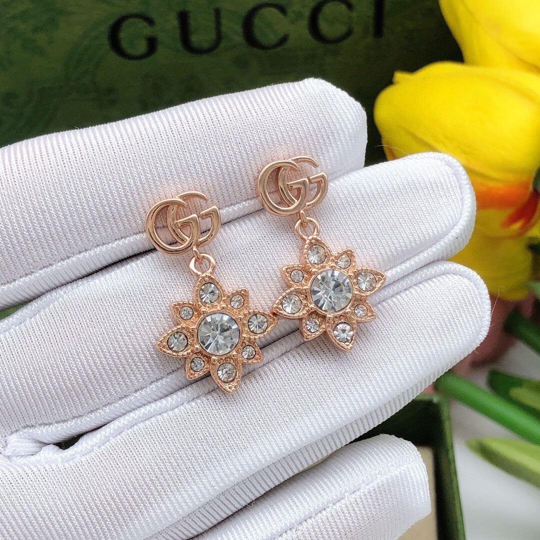 Martin Graham jewelry accessory in polished metal-tone – close-up detail