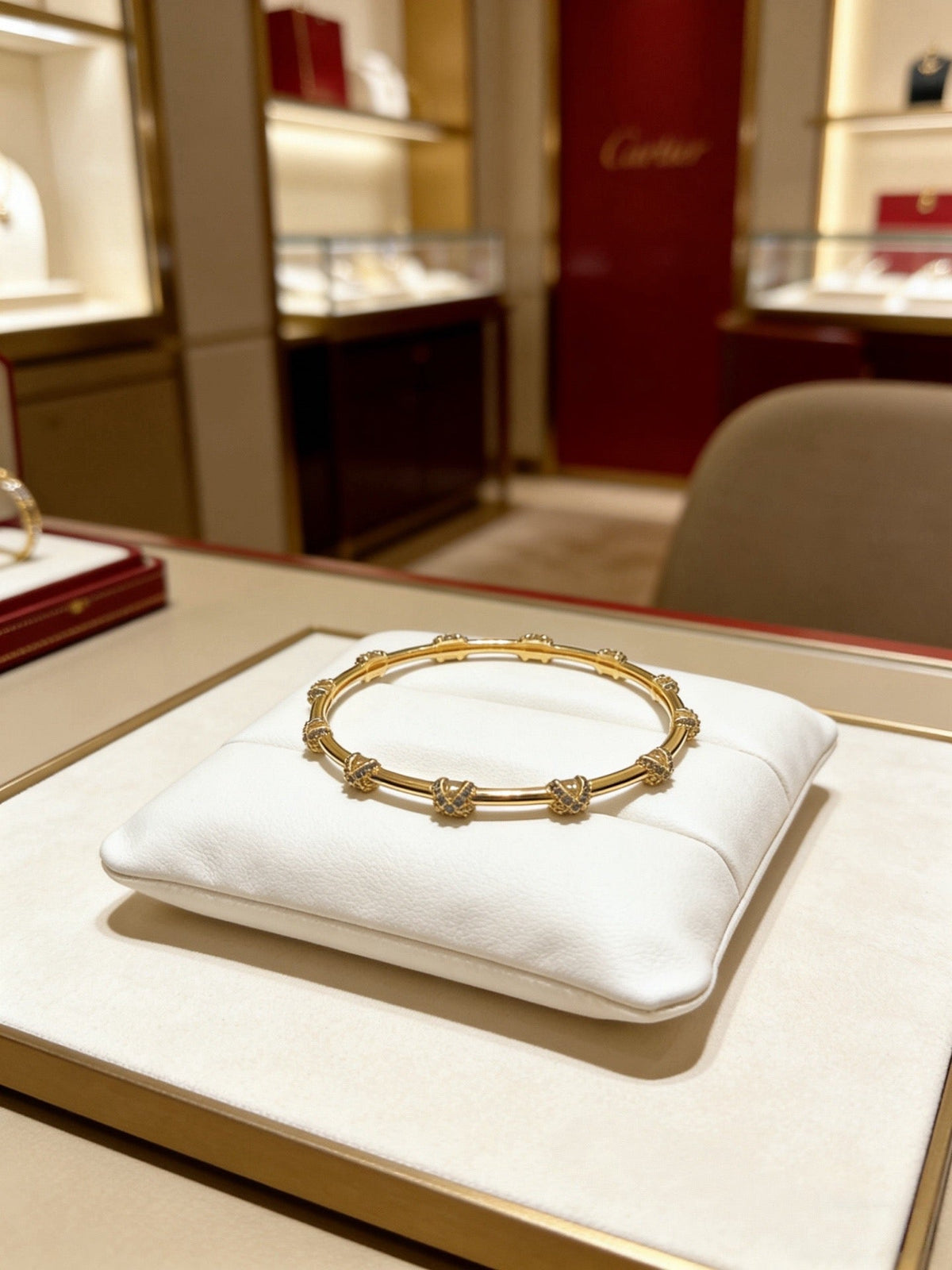 Martin Graham bracelet in polished metal-tone – close-up detail