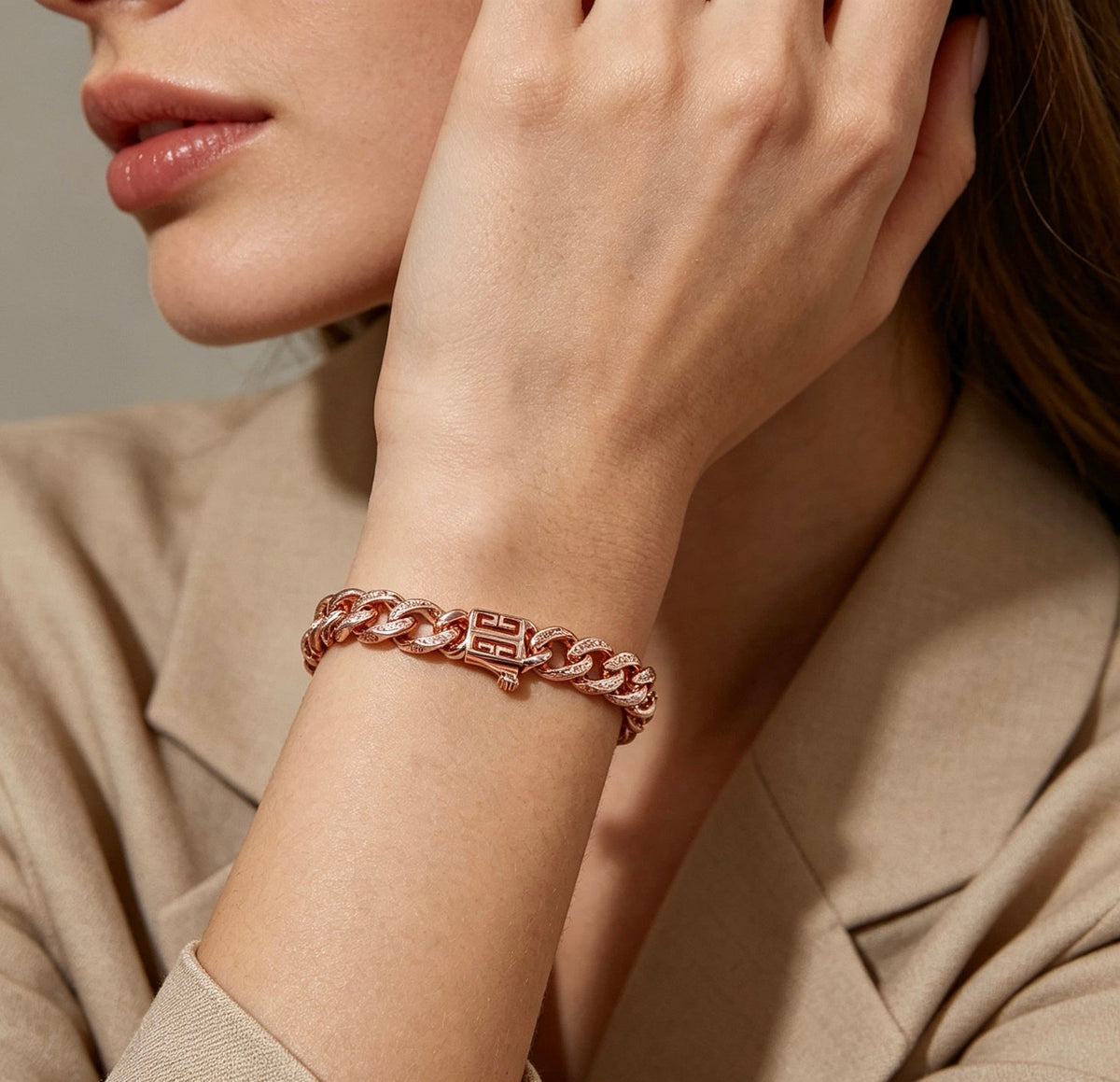 Martin Graham bracelet in polished metal-tone – detail view