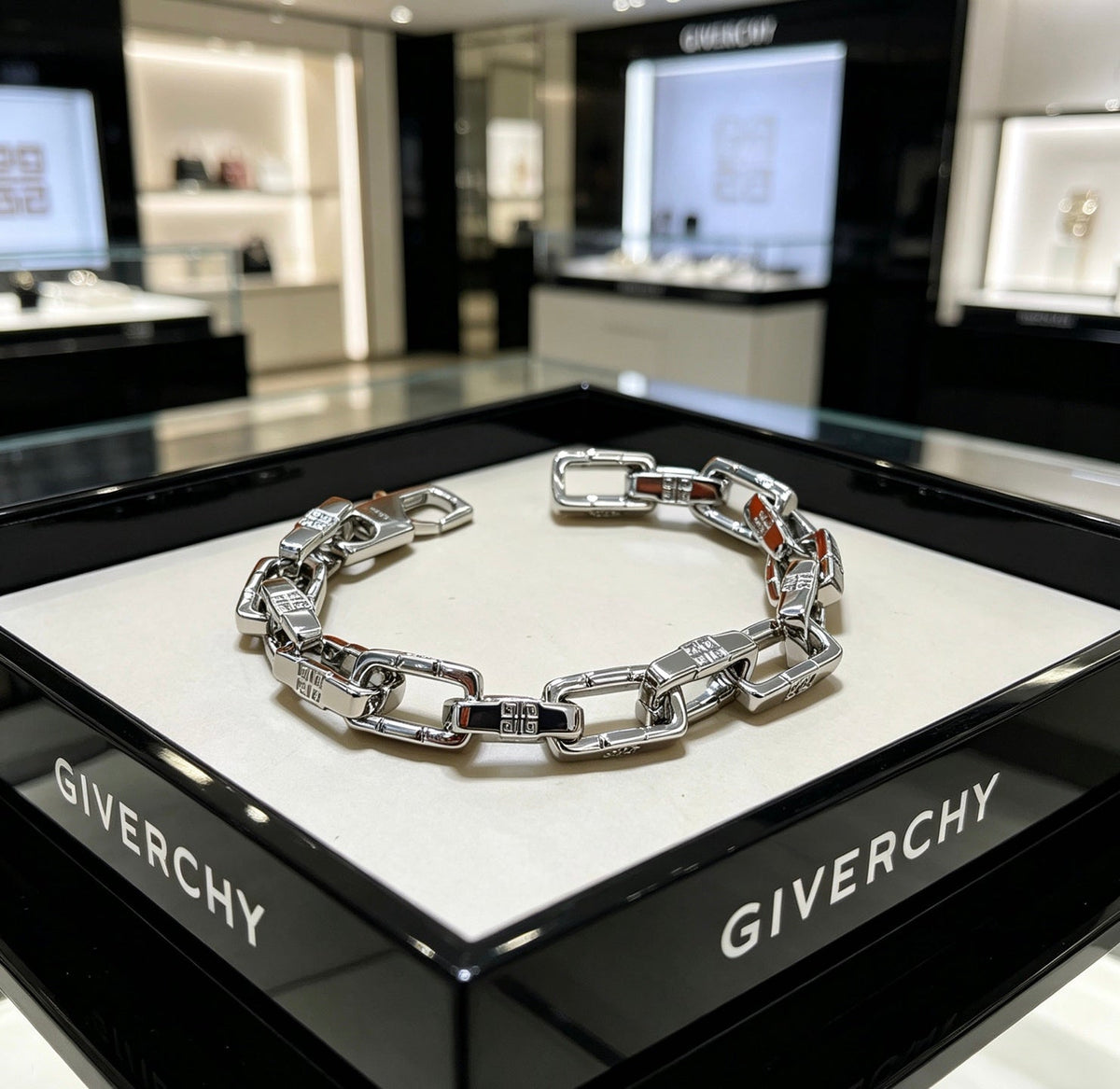 Martin Graham bracelet in polished metal-tone – front view