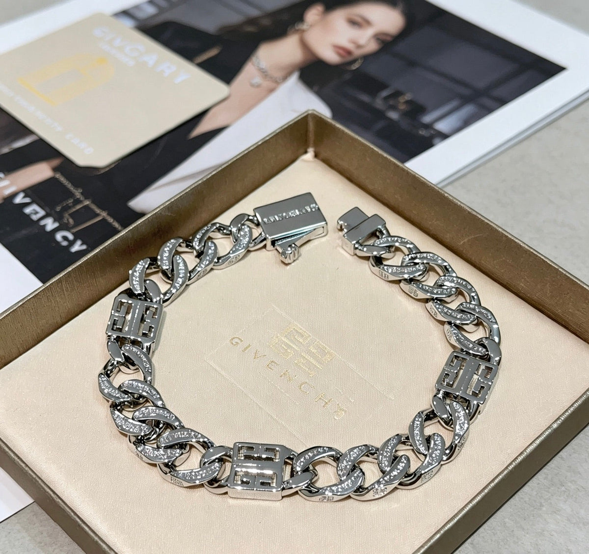 Martin Graham bracelet in polished metal-tone – side detail