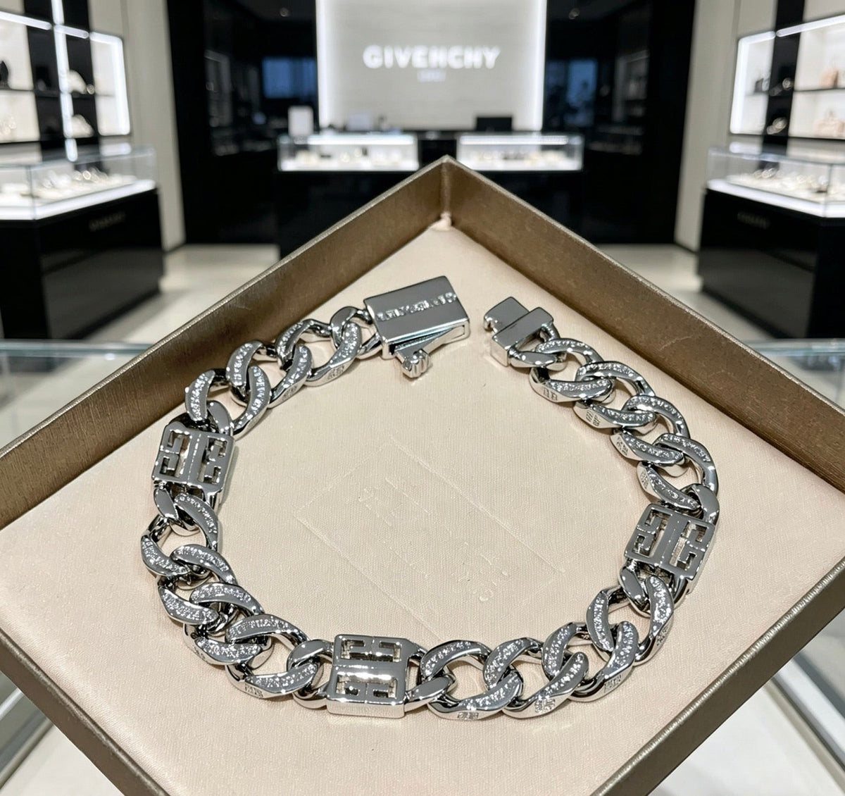 Martin Graham bracelet in polished metal-tone – front product view