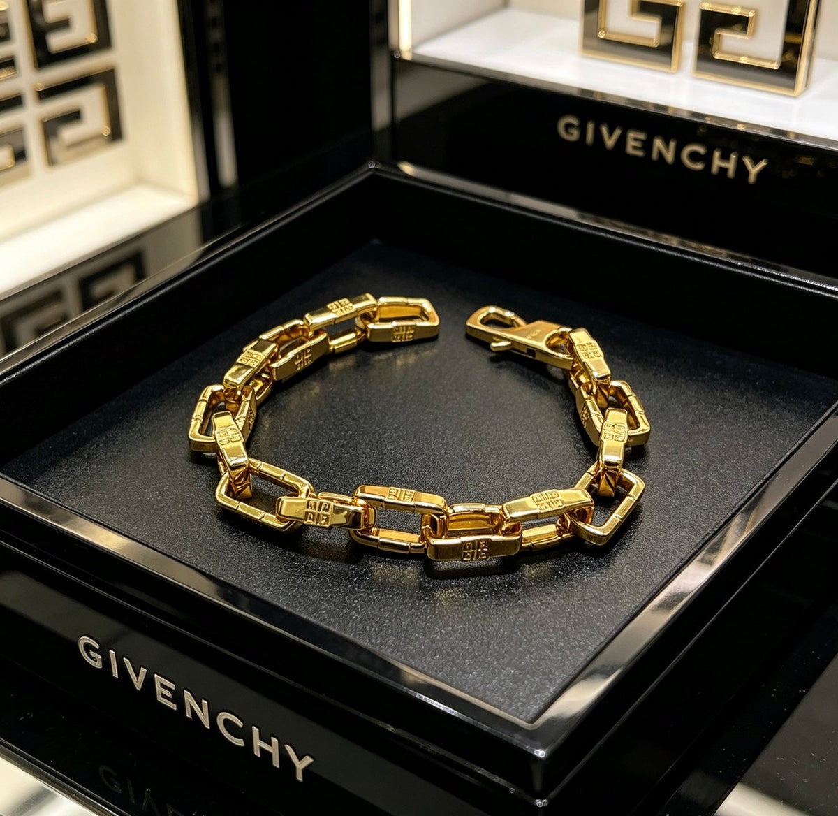 Martin Graham bracelet in polished metal-tone – main product view