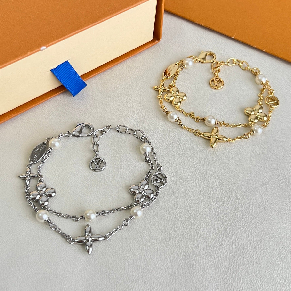 Martin Graham bracelet in polished metal-tone – front product view