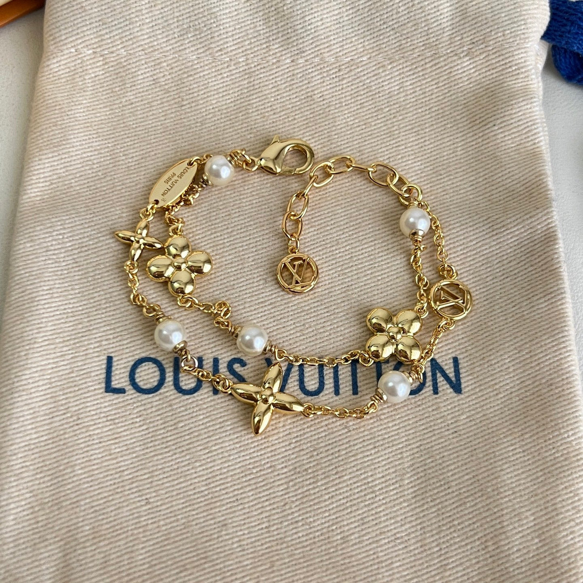 Martin Graham bracelet in polished metal-tone – close-up detail
