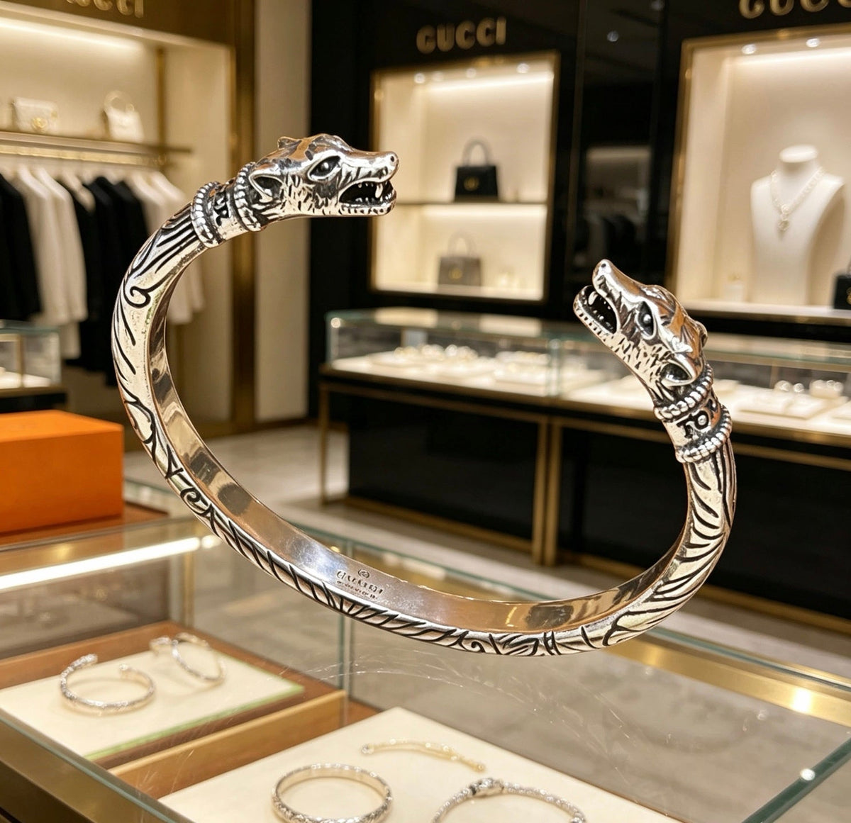 Martin Graham bangle in polished metal-tone – side detail