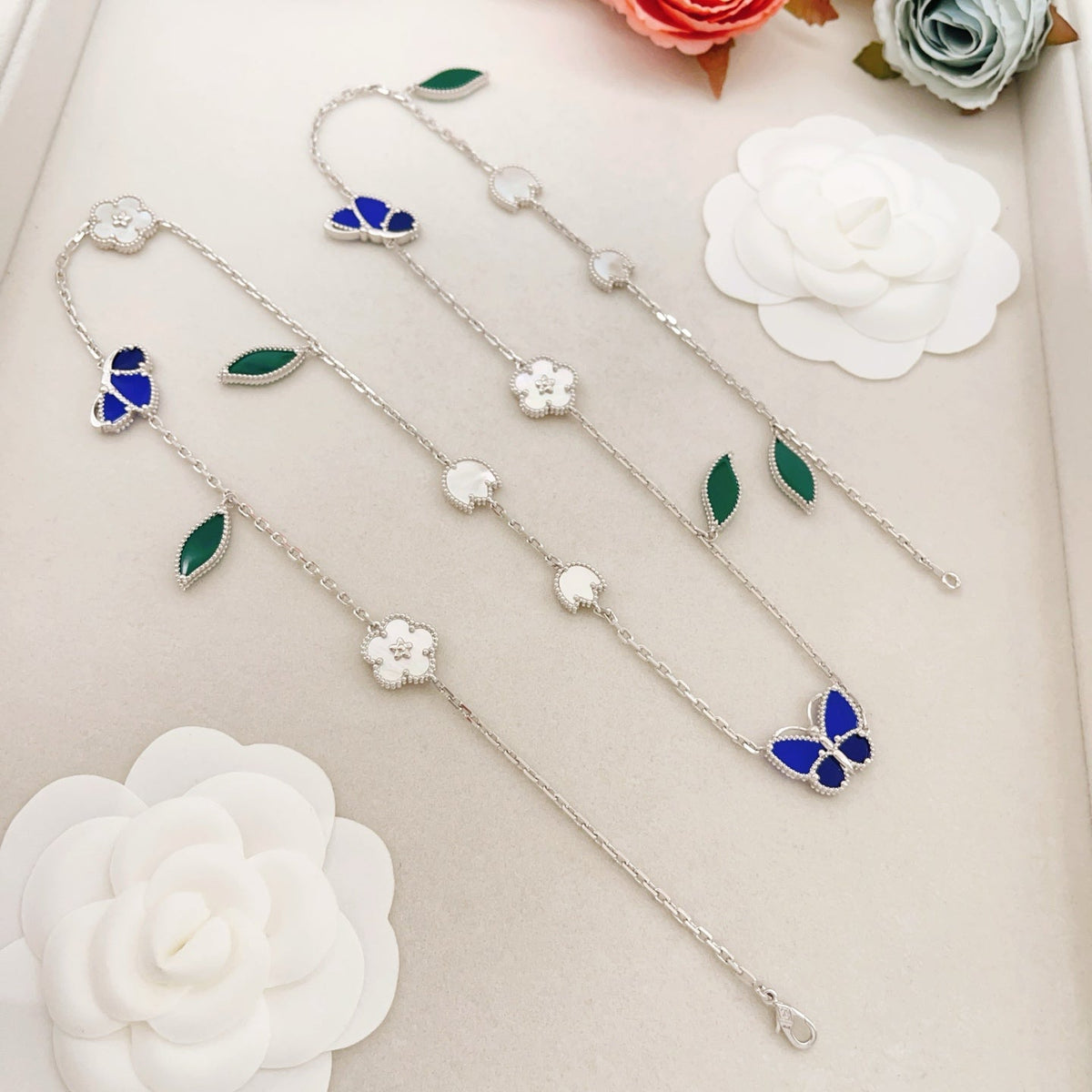 Martin Graham pendant necklace in polished metal-tone – detail view