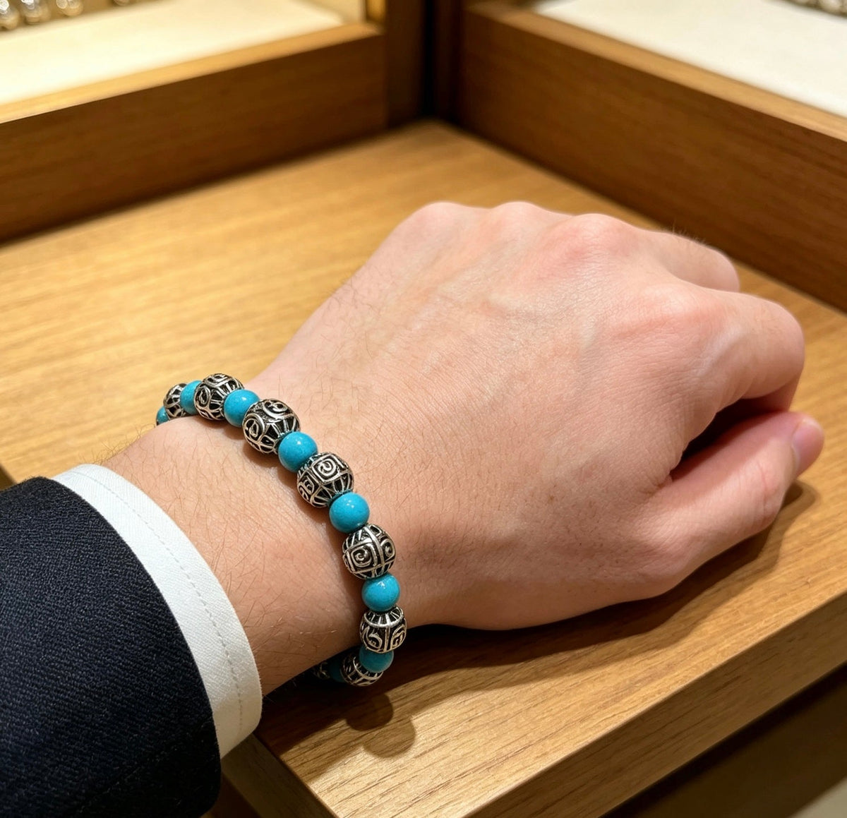 Martin Graham bracelet in polished metal-tone – detail view
