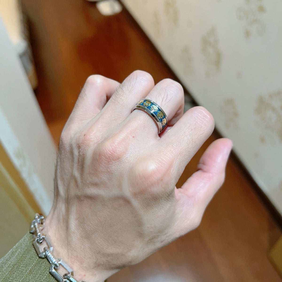Martin Graham ring in polished metal-tone – detail view