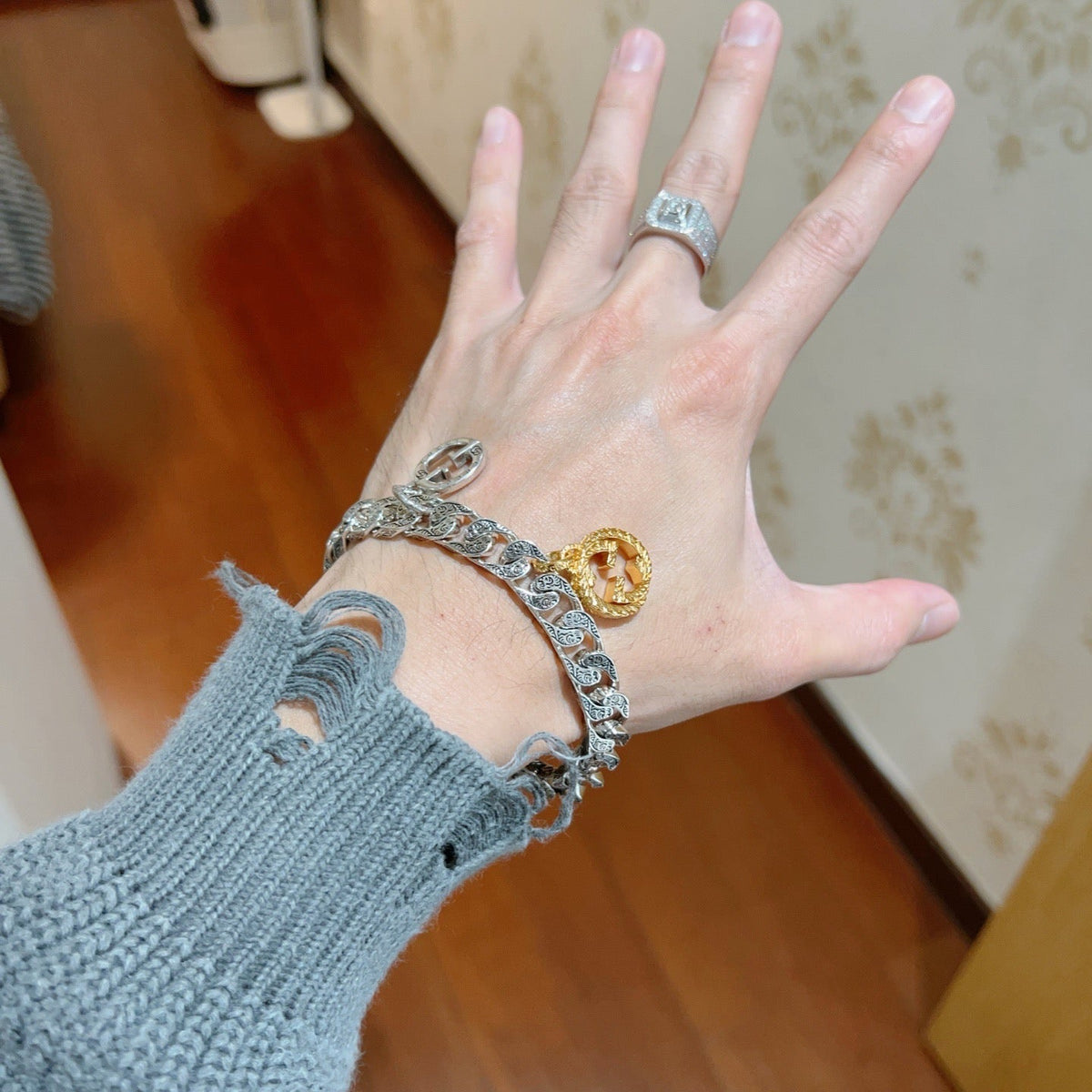 Martin Graham bracelet in polished metal-tone – detail view