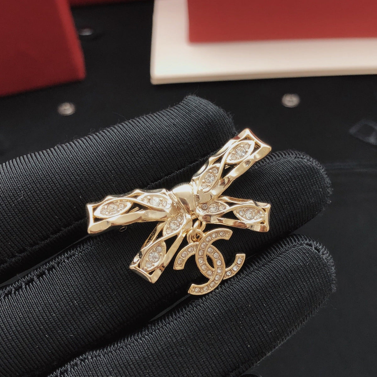 Martin Graham brooch in polished metal-tone – close-up detail
