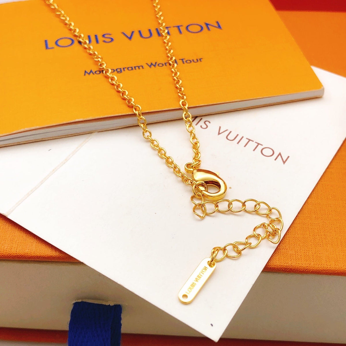 Martin Graham pendant necklace in polished metal-tone – detail view