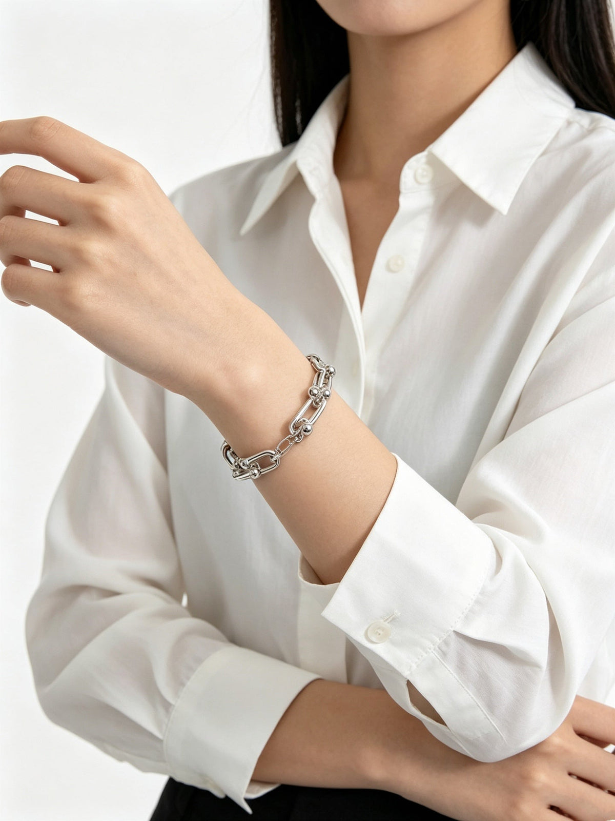 Martin Graham bracelet in polished metal-tone – close-up detail