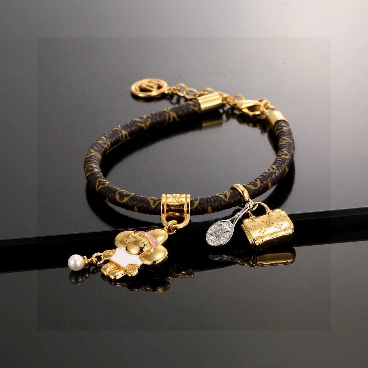 Martin Graham bangle in polished metal-tone – side detail