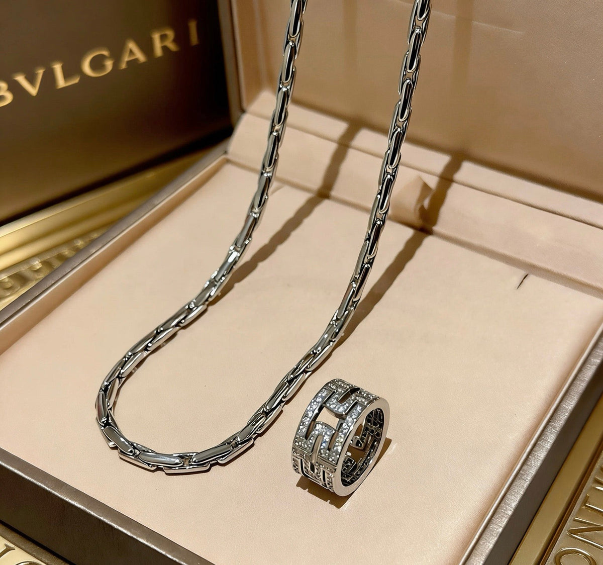 Martin Graham ring in polished metal-tone – close-up detail