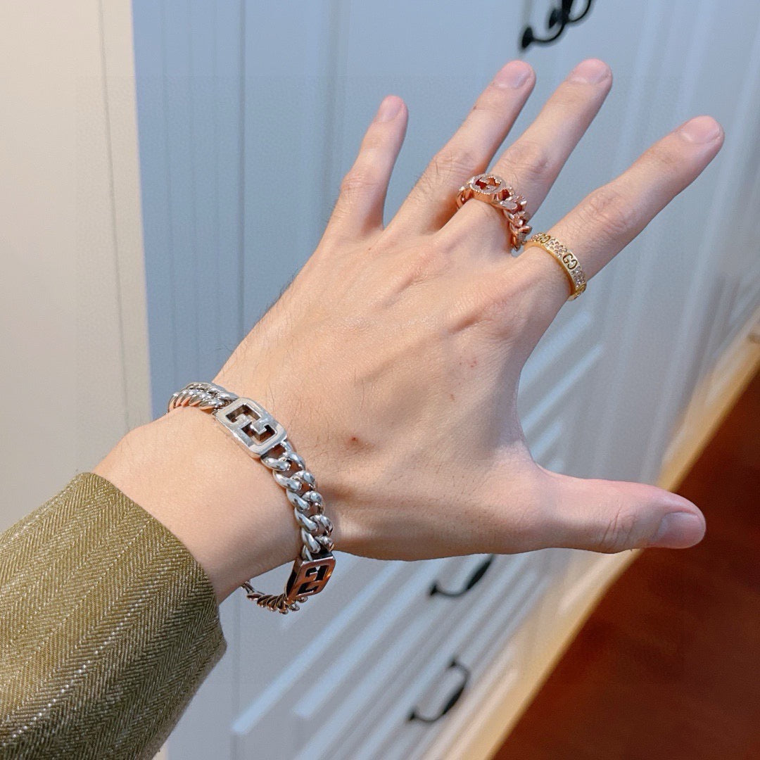 Martin Graham bracelet in polished metal-tone – detail view