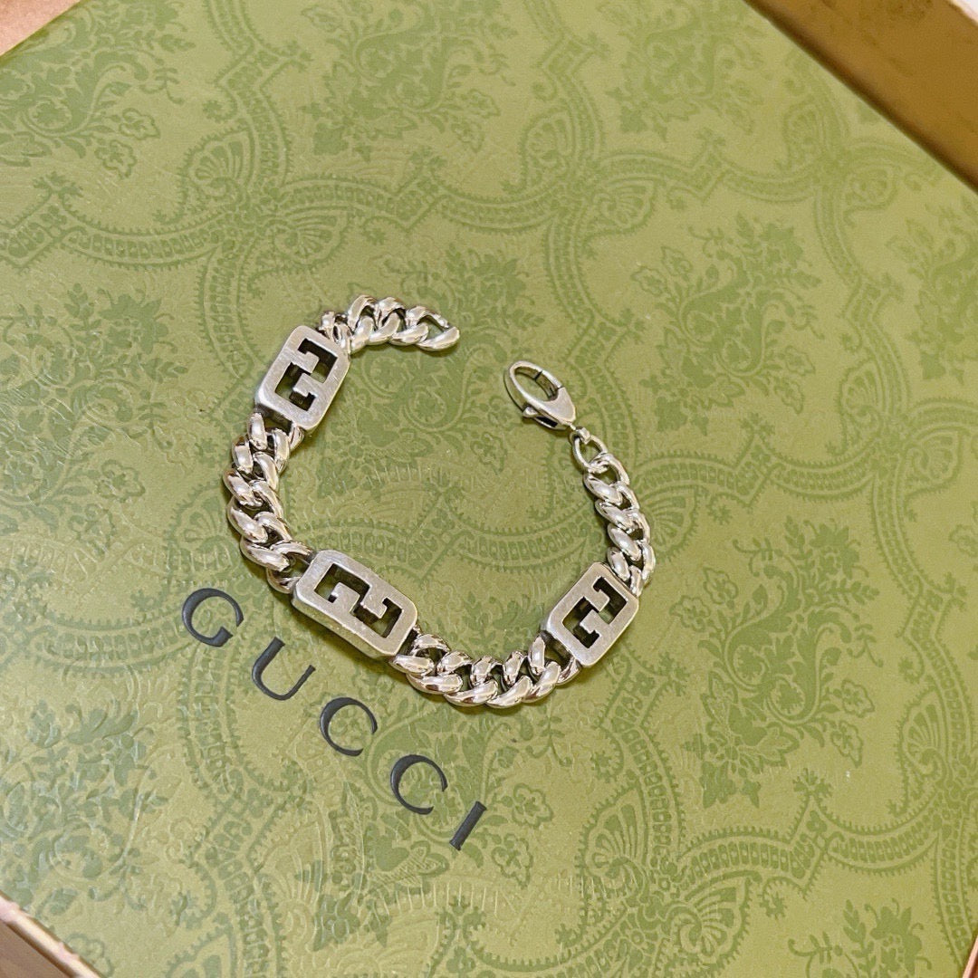 Martin Graham bracelet in polished metal-tone – side detail
