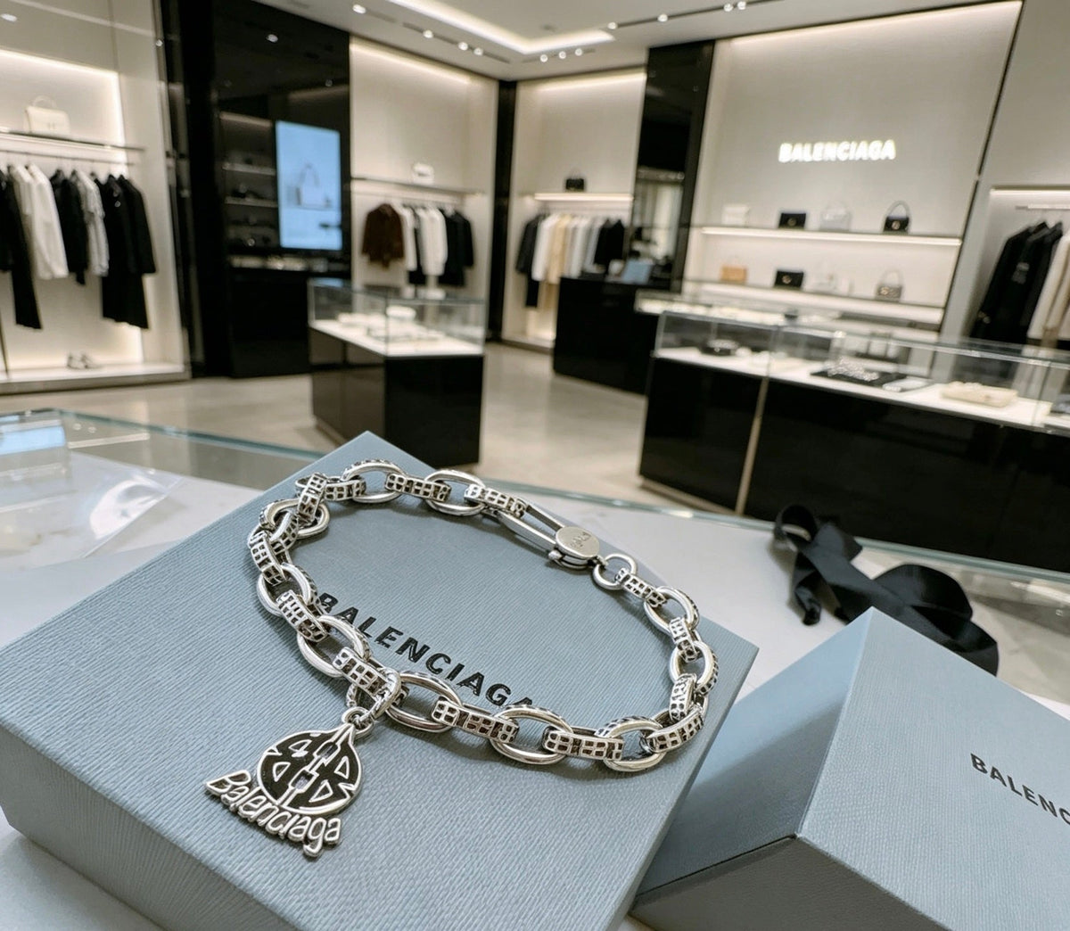 Martin Graham bracelet in polished metal-tone – front product view