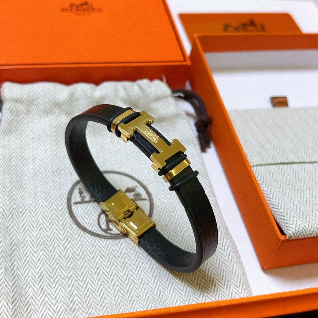 Martin Graham bangle in polished metal-tone – front product view