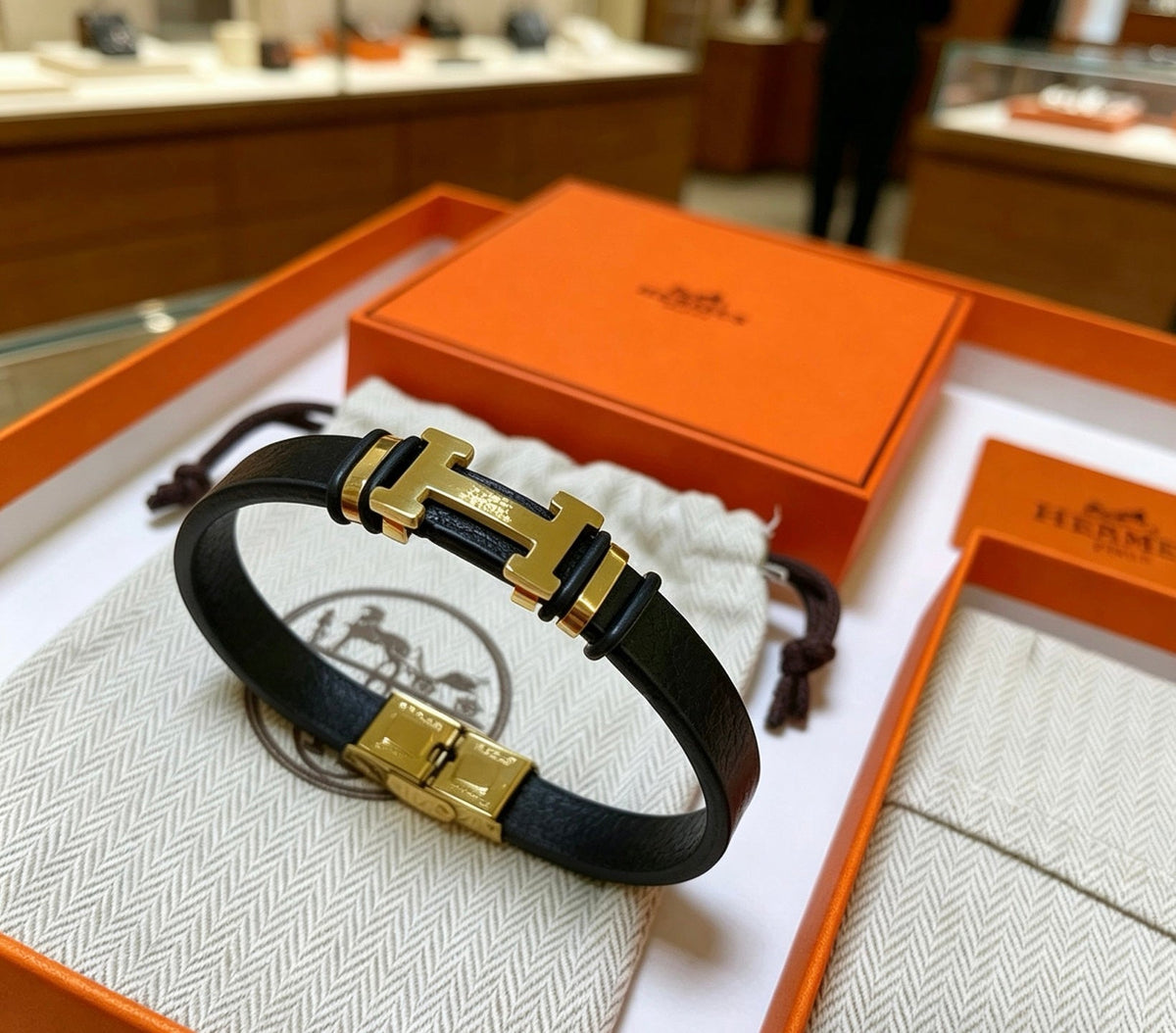 Martin Graham bangle in polished metal-tone – front product view