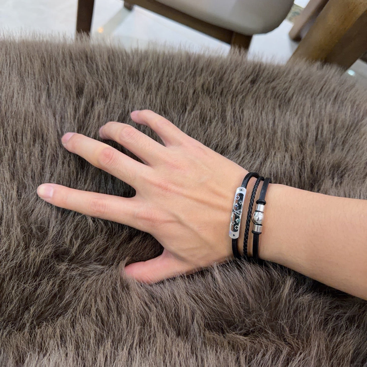 Martin Graham bangle in polished metal-tone – detail view