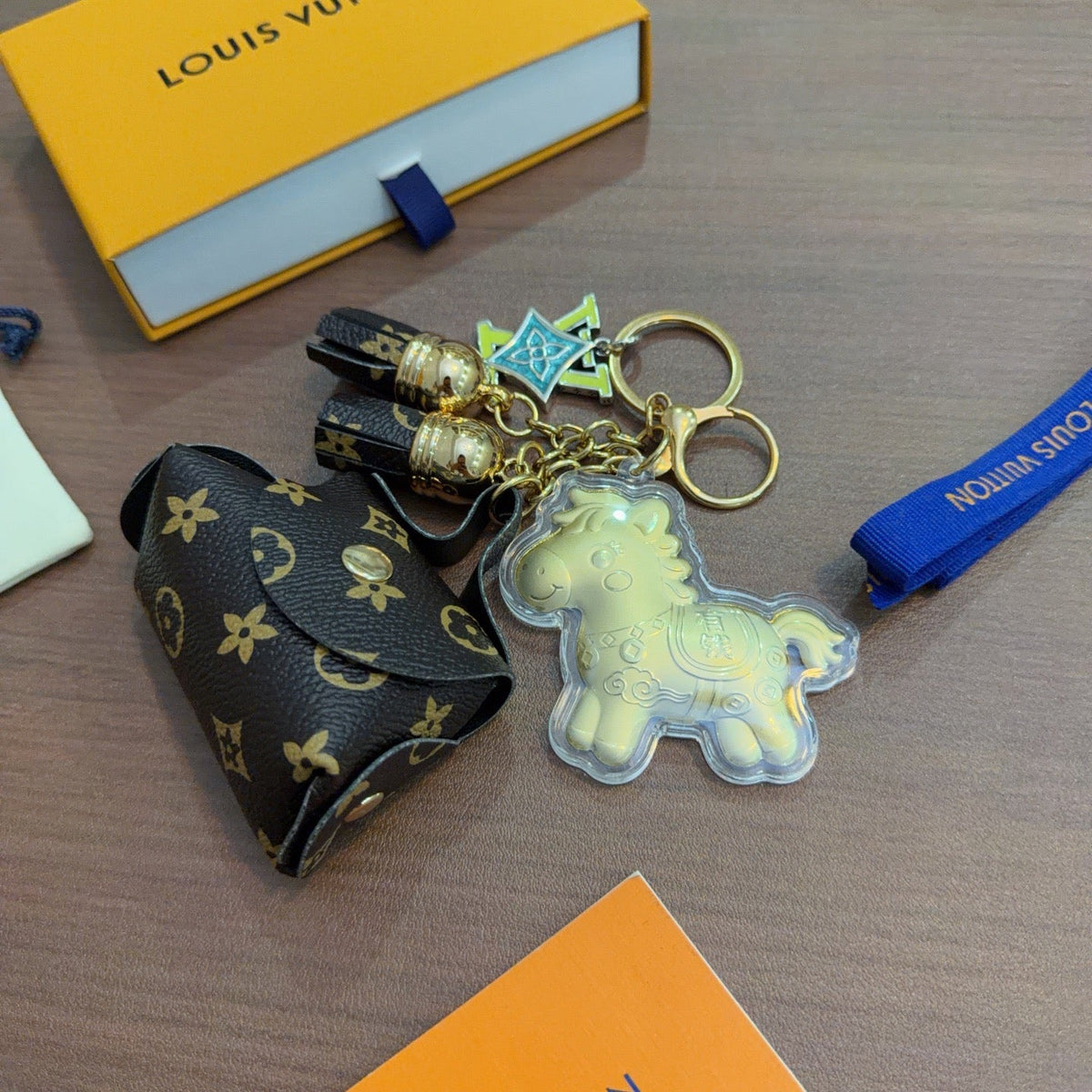 Martin Graham keychain in polished metal-tone – detail view