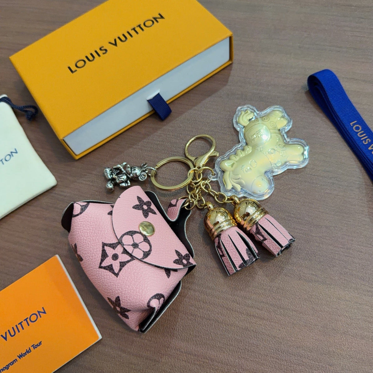 Martin Graham keychain in polished metal-tone – close-up detail