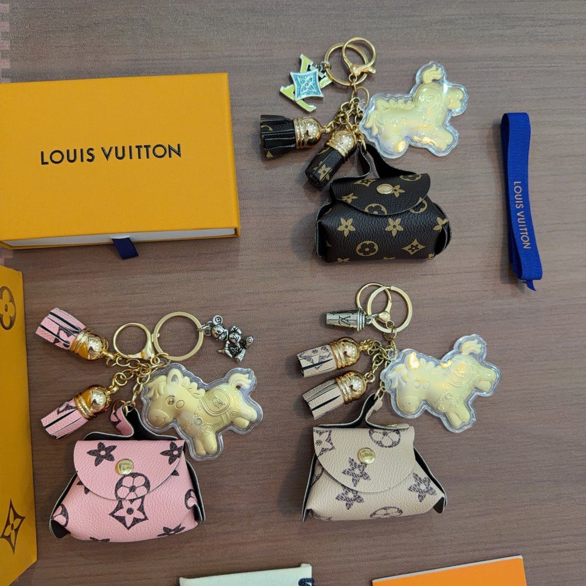 Martin Graham keychain in polished metal-tone – detail view