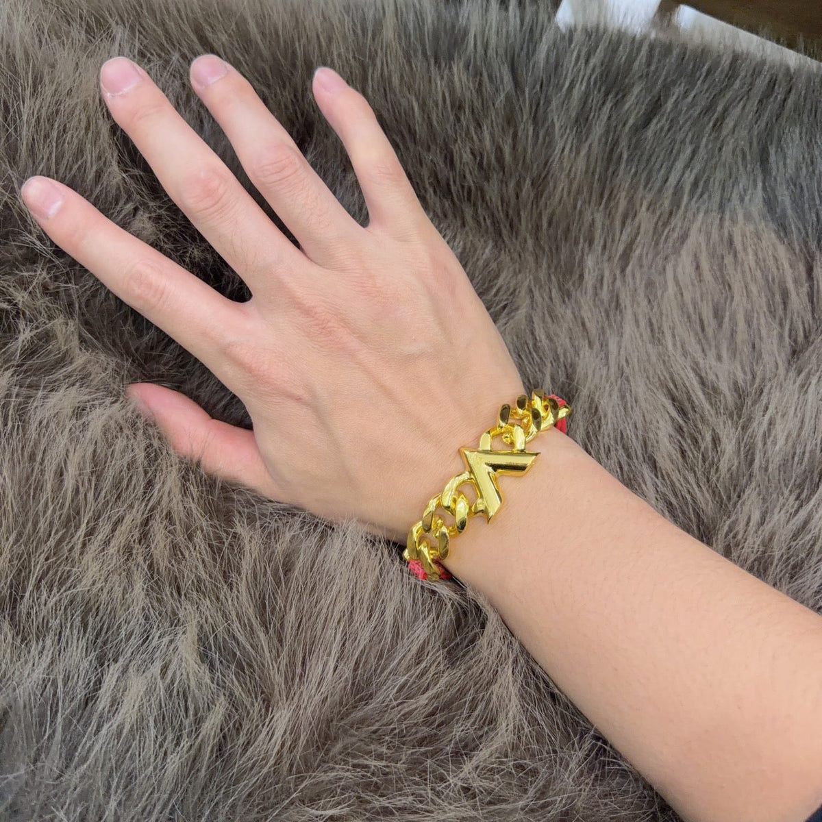 Martin Graham bracelet in polished metal-tone – detail view