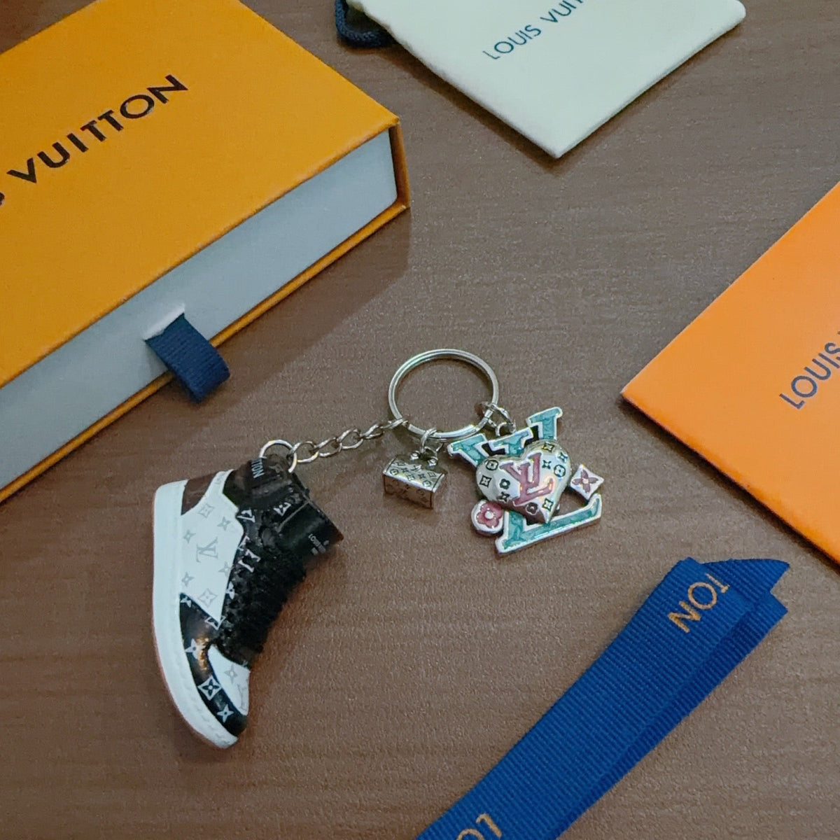 Martin Graham keychain in polished metal-tone – close-up detail