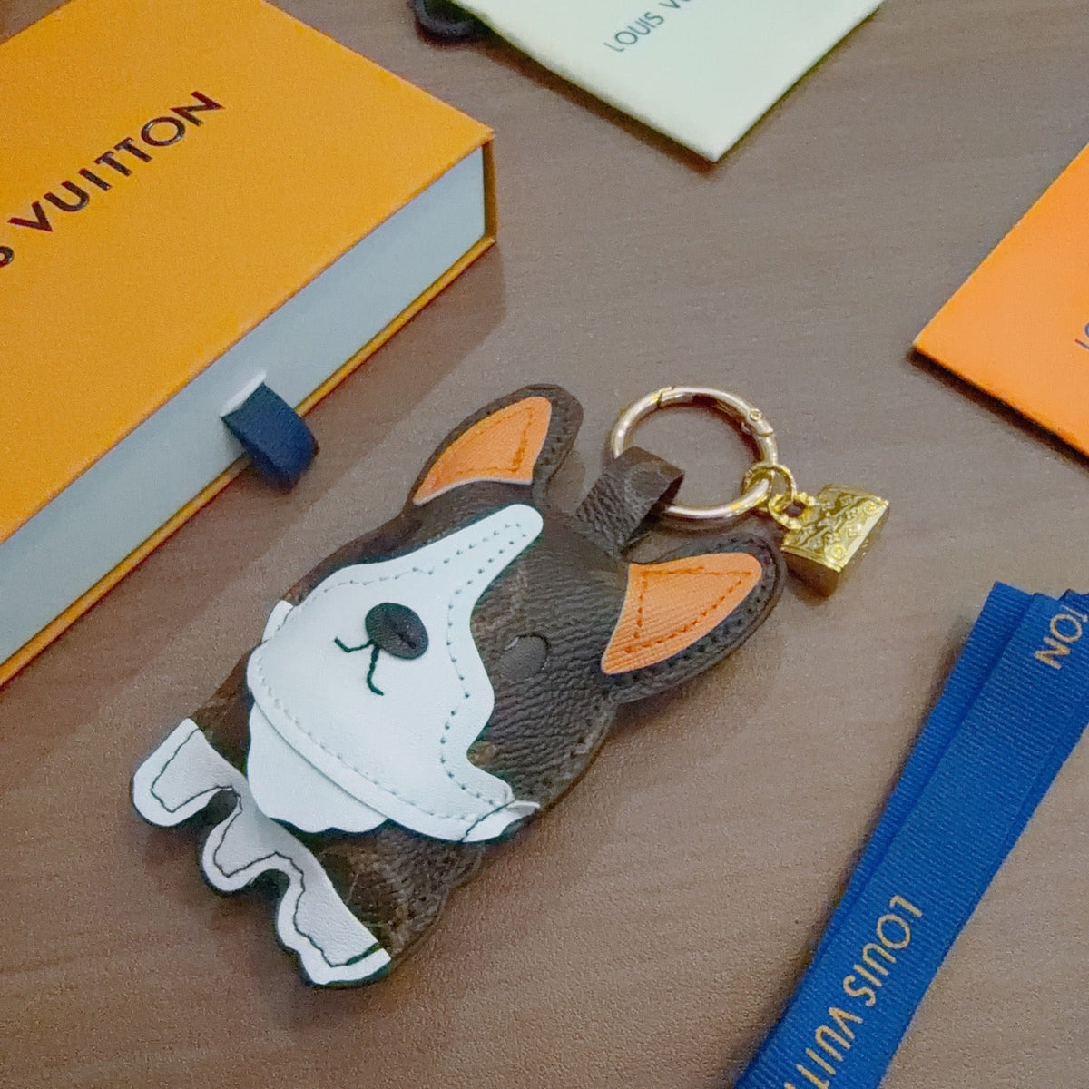 Martin Graham keychain in polished metal-tone – detail view