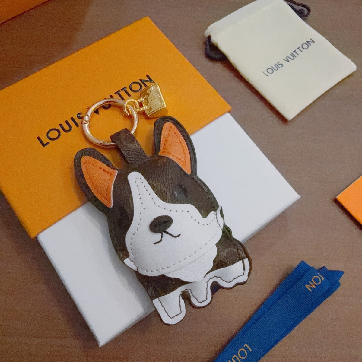 Martin Graham keychain in polished metal-tone – close-up detail