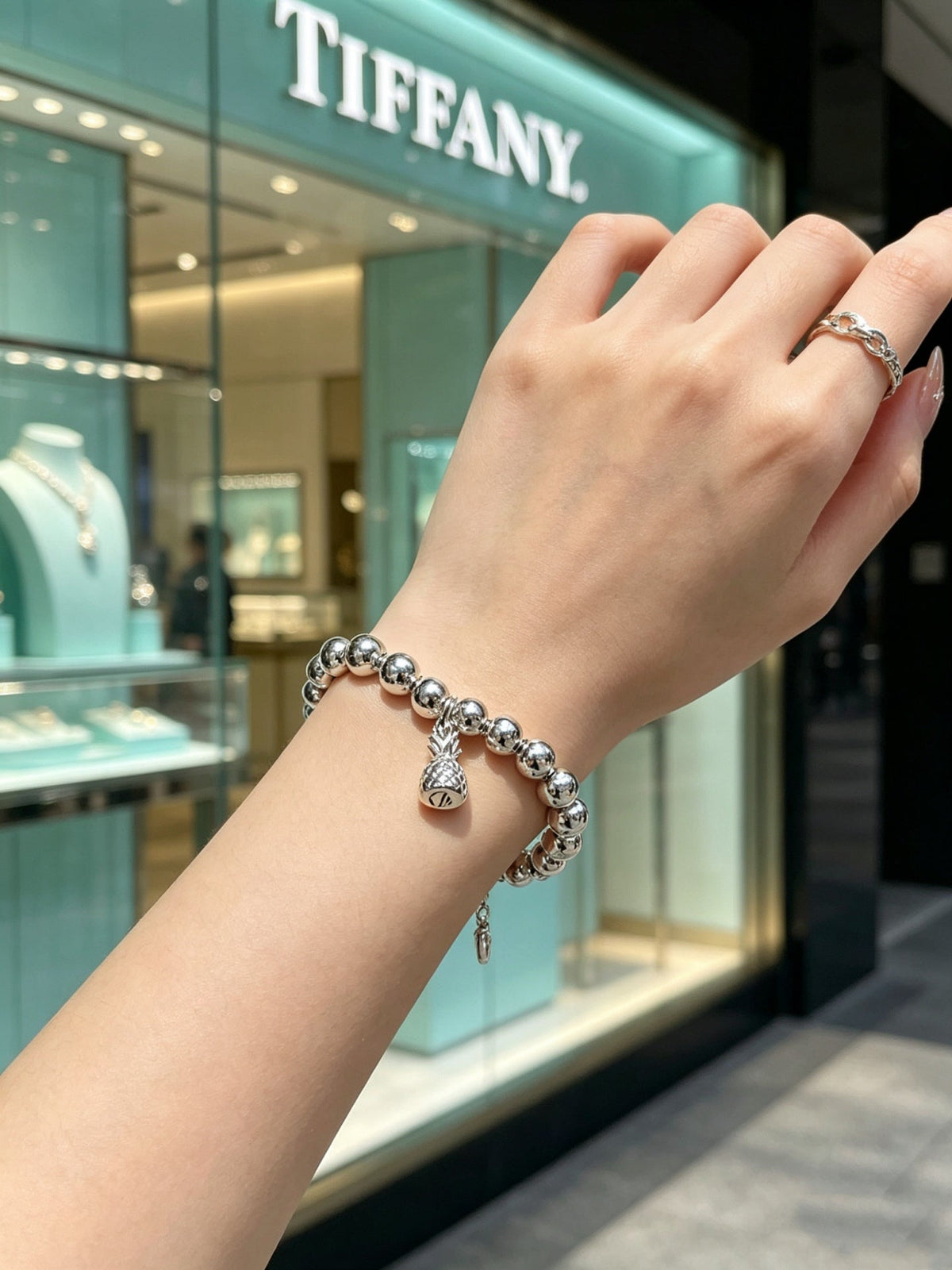 Martin Graham bracelet in polished metal-tone – side detail