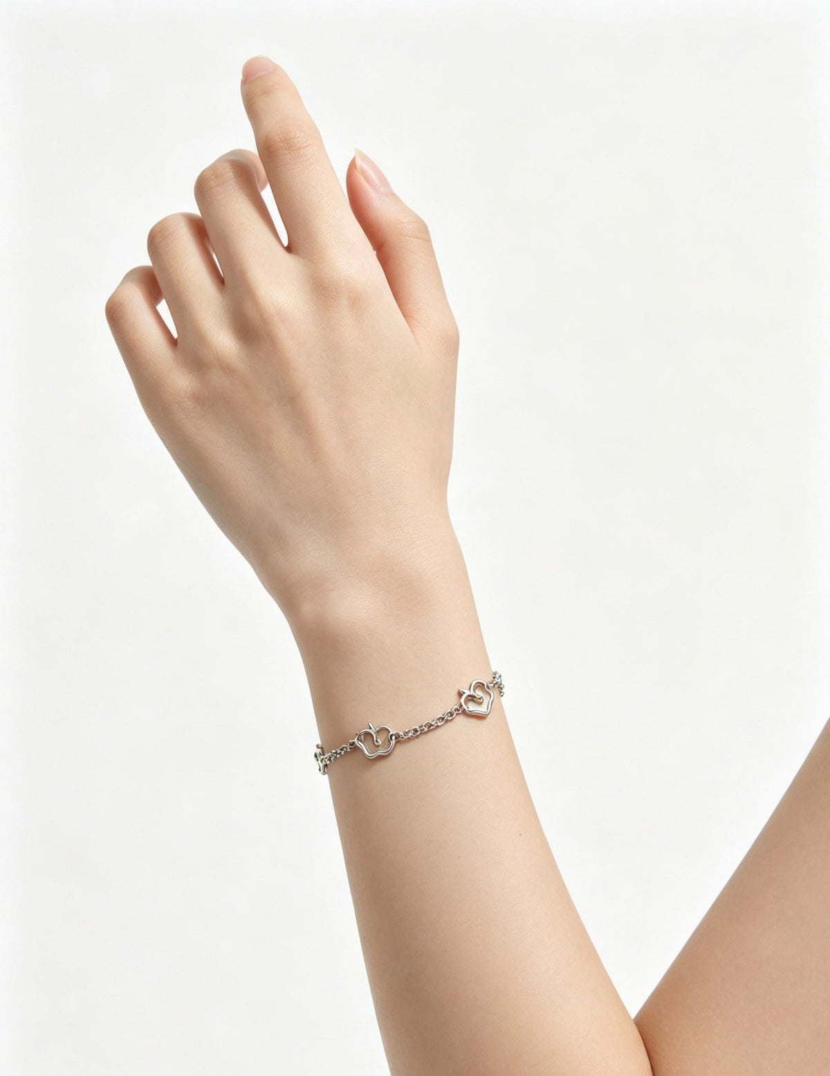 Martin Graham bracelet in polished metal-tone – side detail