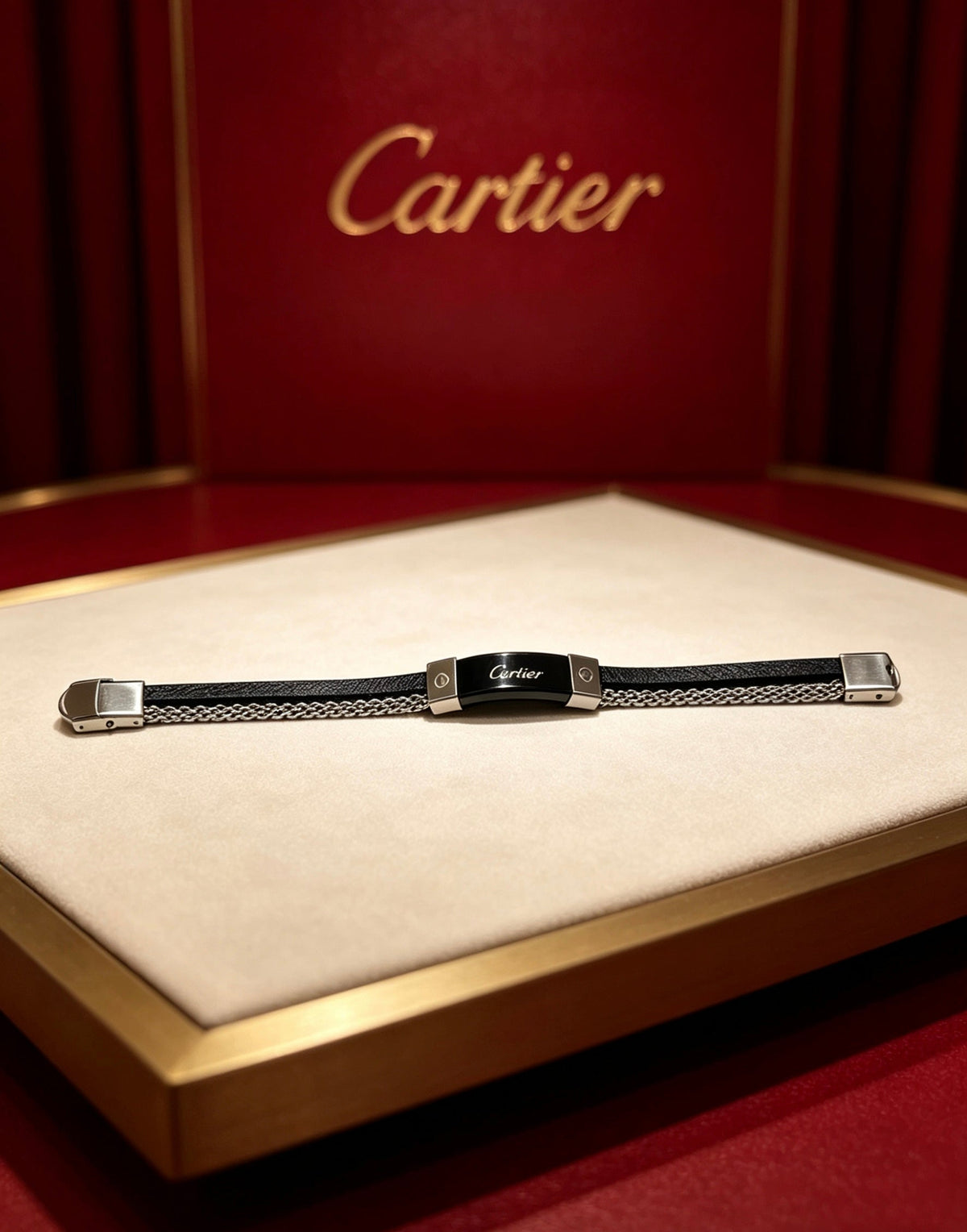 Martin Graham bracelet in polished metal-tone – detail view