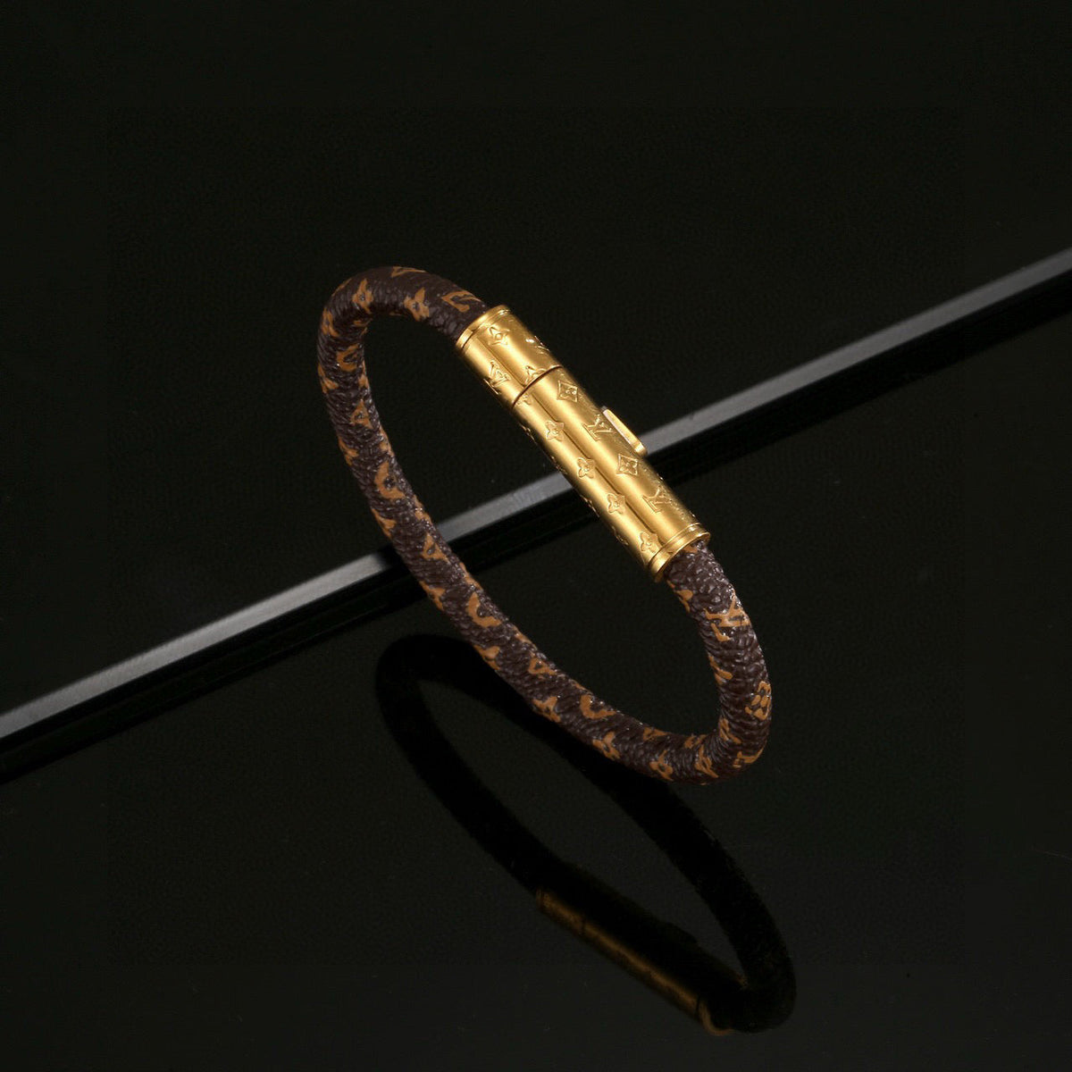 Martin Graham bracelet in polished metal-tone – front product view