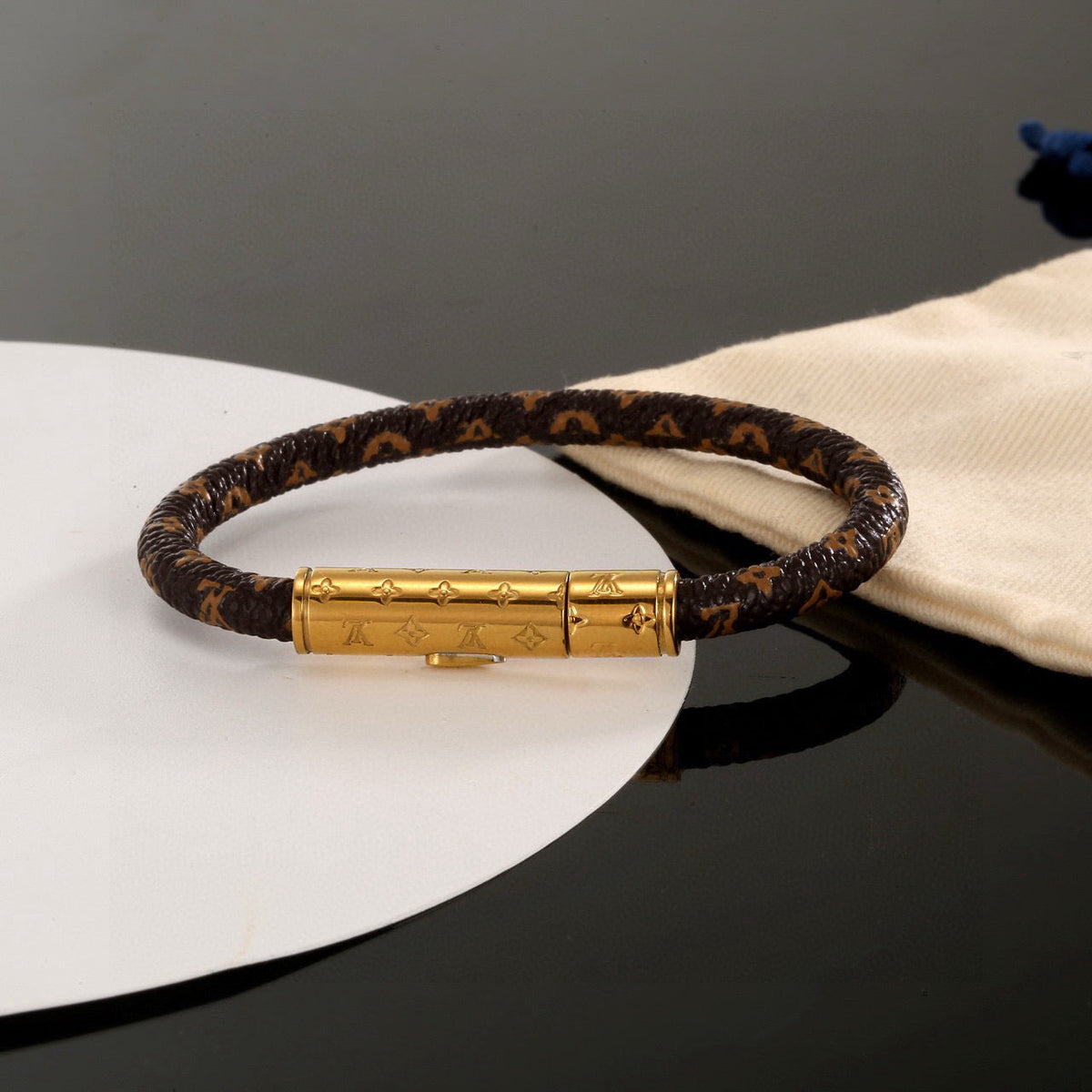 Martin Graham bracelet in polished metal-tone – front product view
