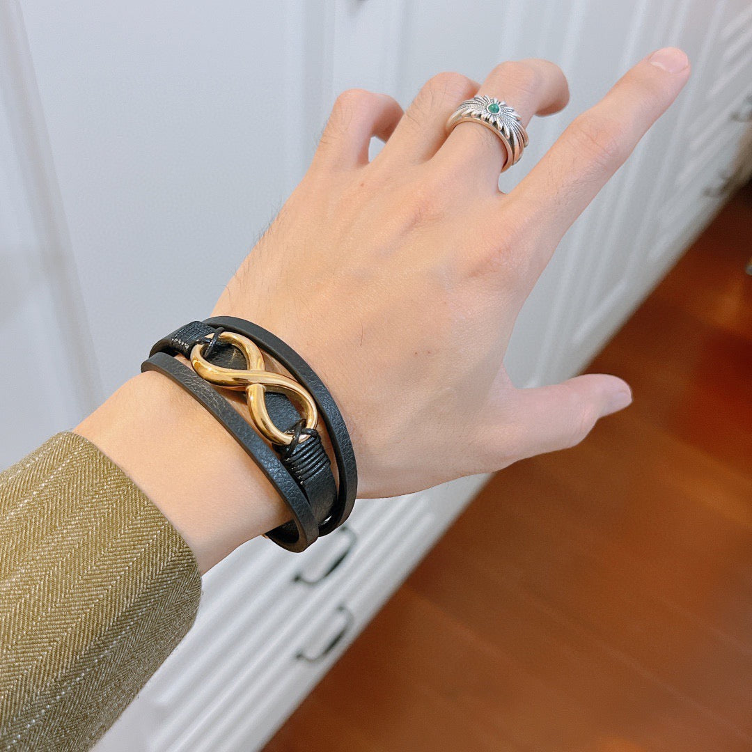 Martin Graham bangle in polished metal-tone – detail view