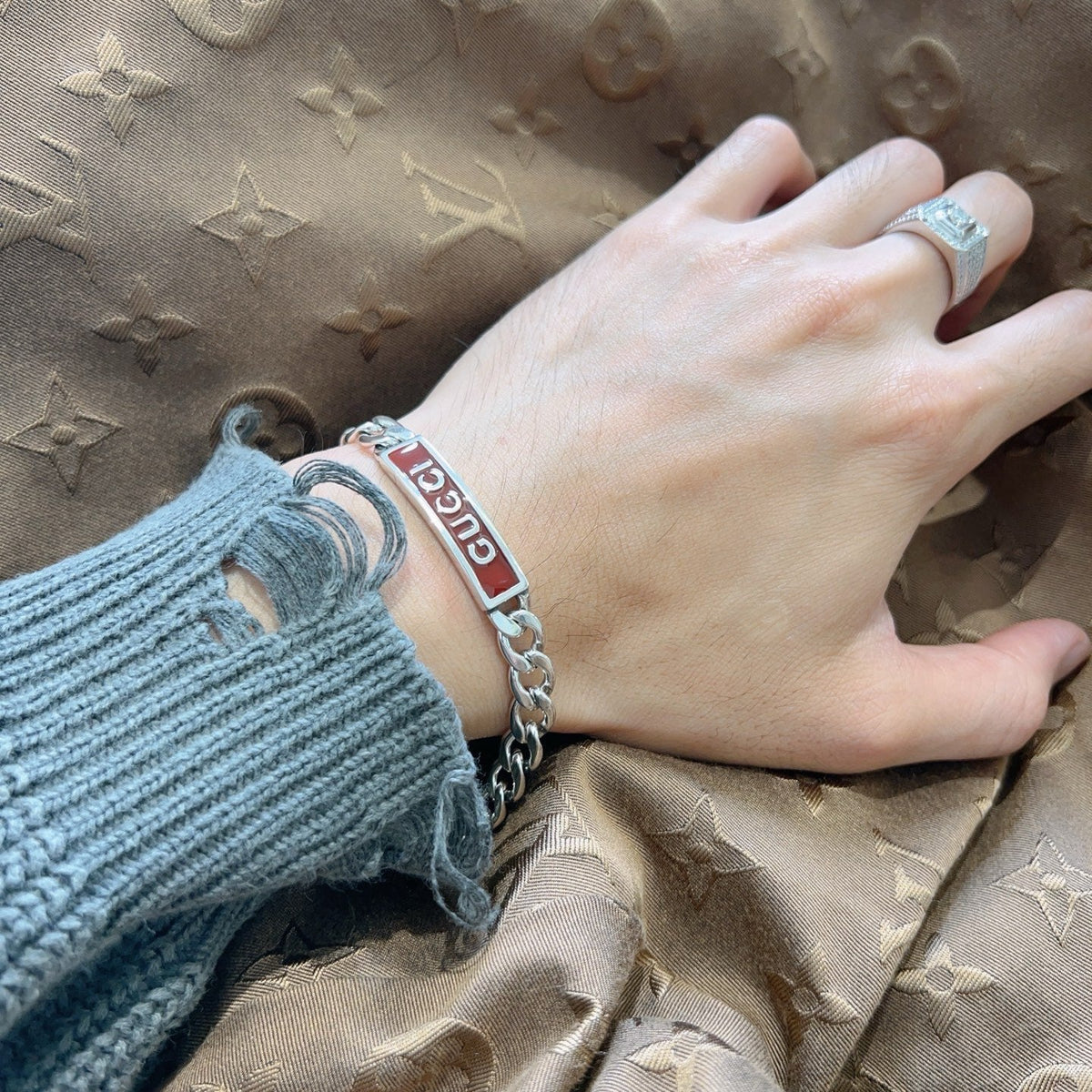 Martin Graham bracelet in polished metal-tone – detail view