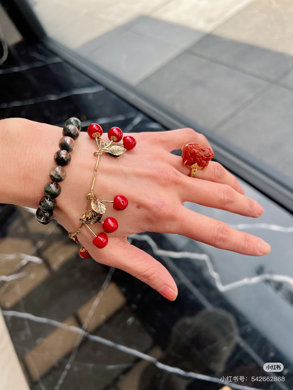 Martin Graham bracelet in polished metal-tone – detail view