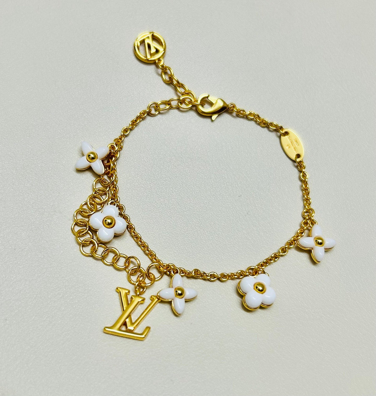 Martin Graham bracelet in polished metal-tone – side detail