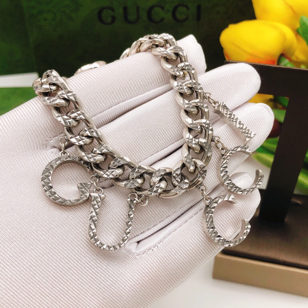 Martin Graham bracelet in polished metal-tone – detail view