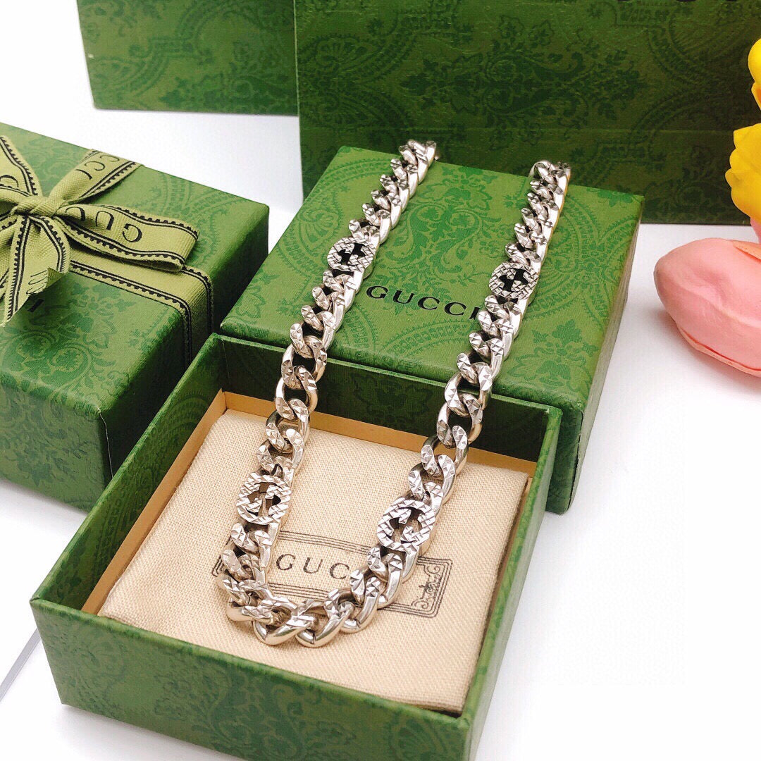 Martin Graham bracelet in polished metal-tone – side detail