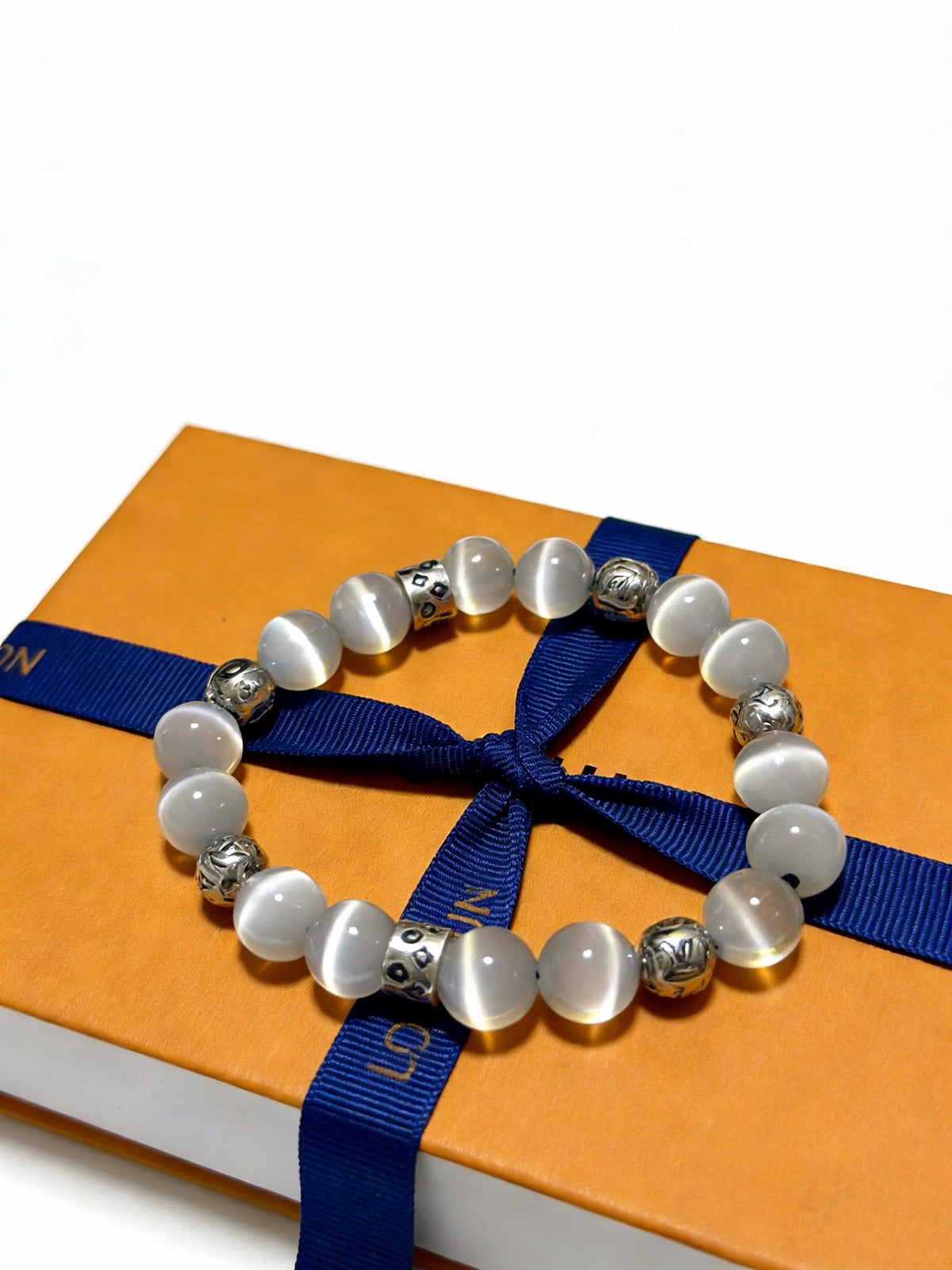 Martin Graham bracelet in polished metal-tone – close-up detail