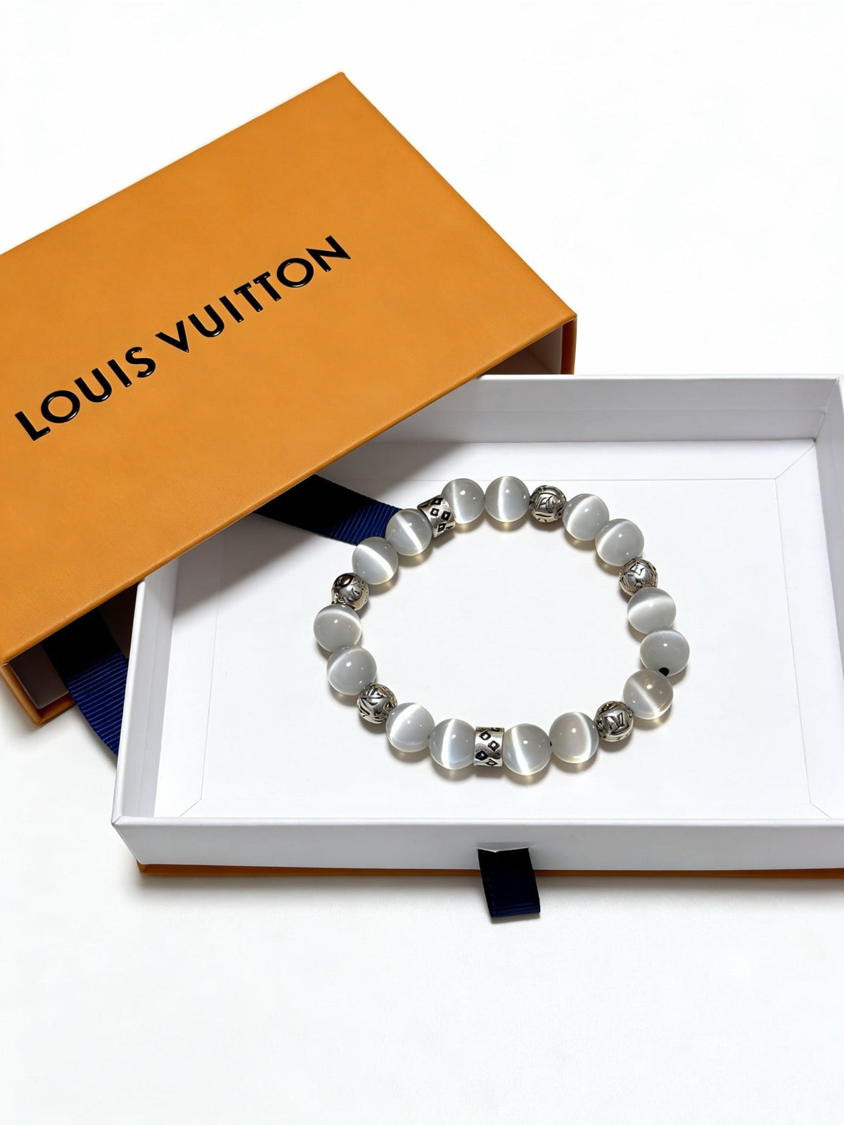 Martin Graham bracelet in polished metal-tone – side detail