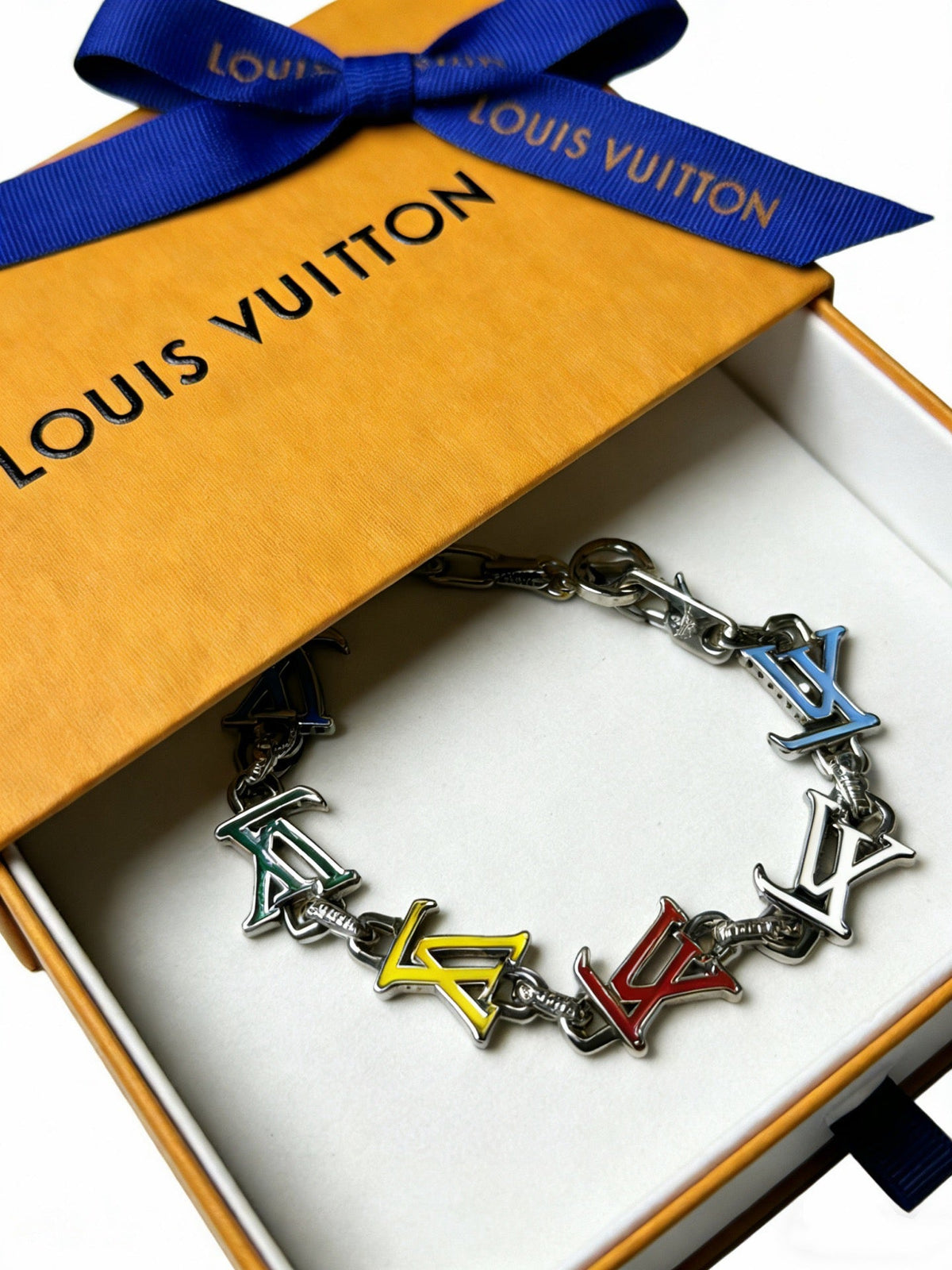 Martin Graham bracelet in polished metal-tone – side detail